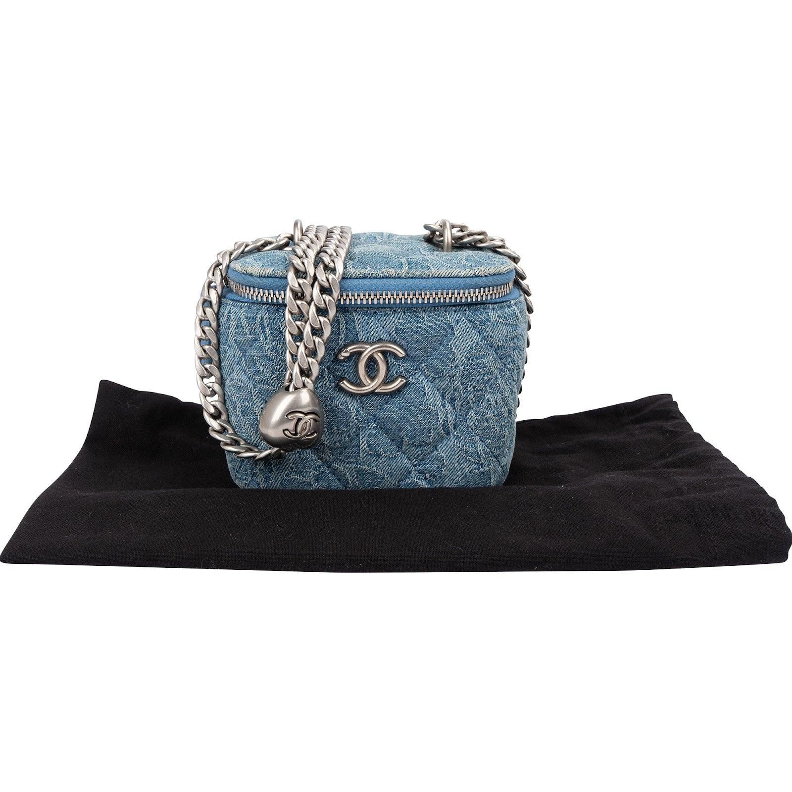 Chanel - Quilted Denim Mini-toilettas met schouderriem