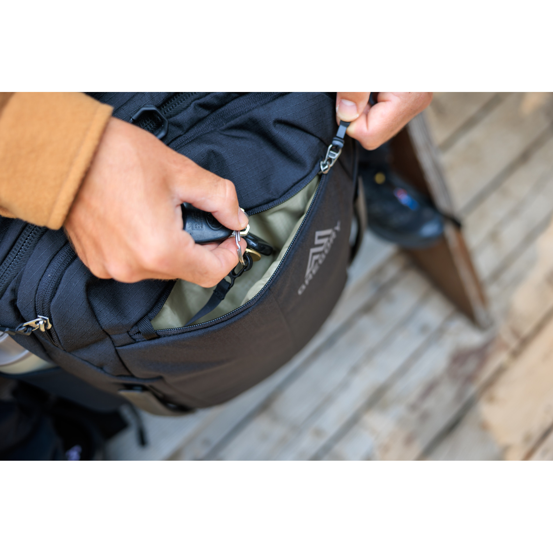 BORDER 30 - POOL PARTY