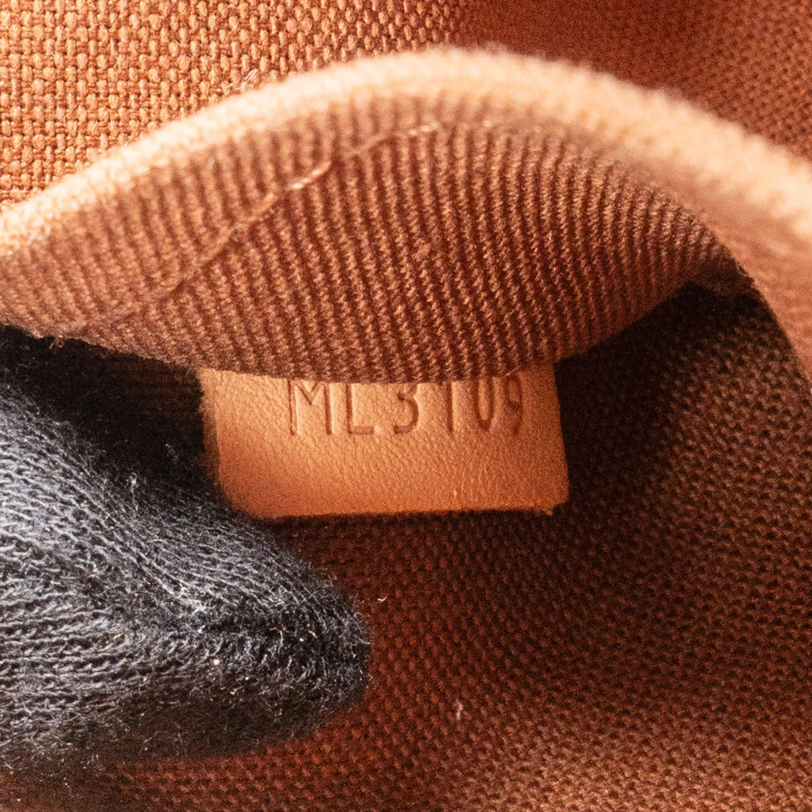Louis Vuitton Monogram Canvas Alma BB Bandoulière Handbag