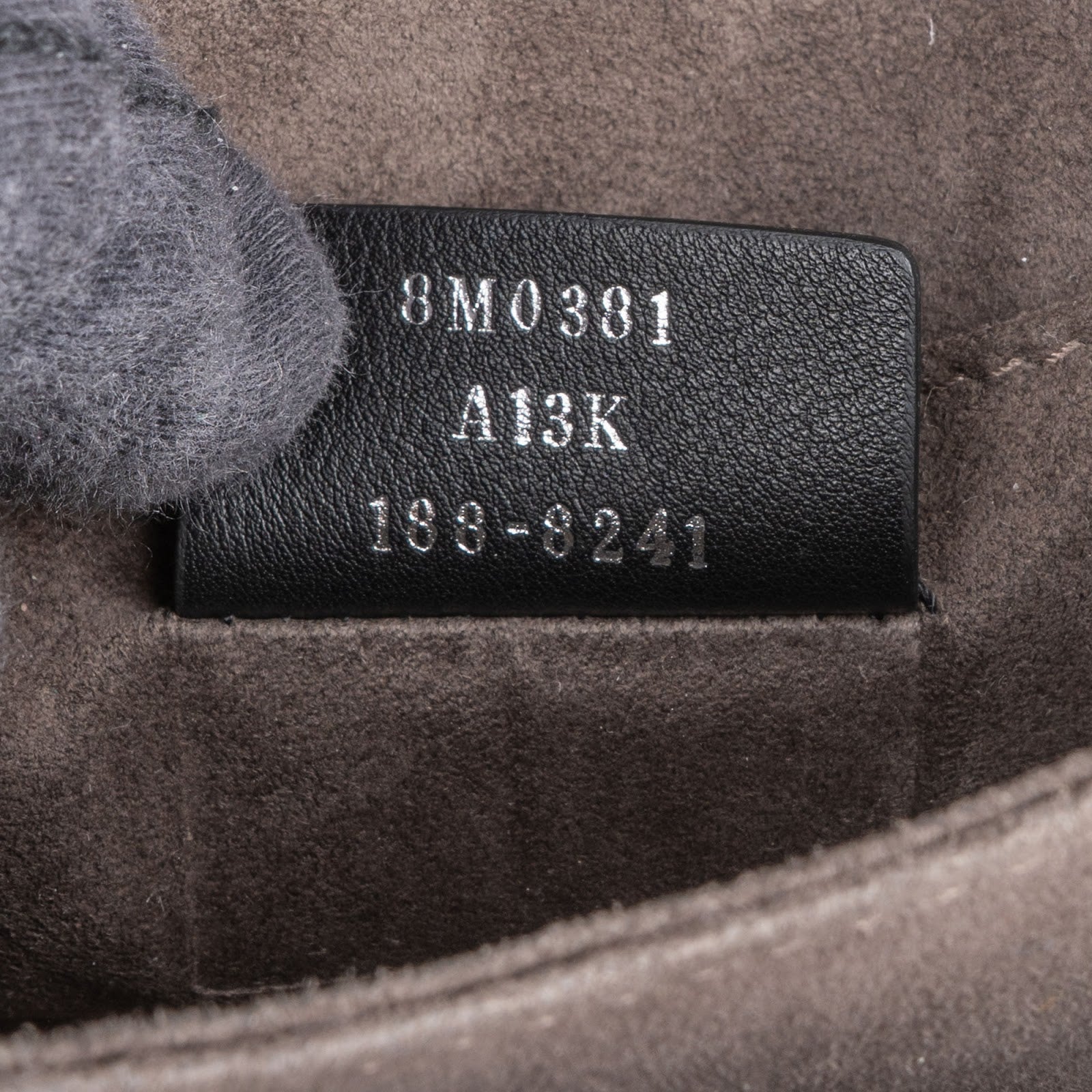 Fendi – Kan I schoudertas met studs en embleem
