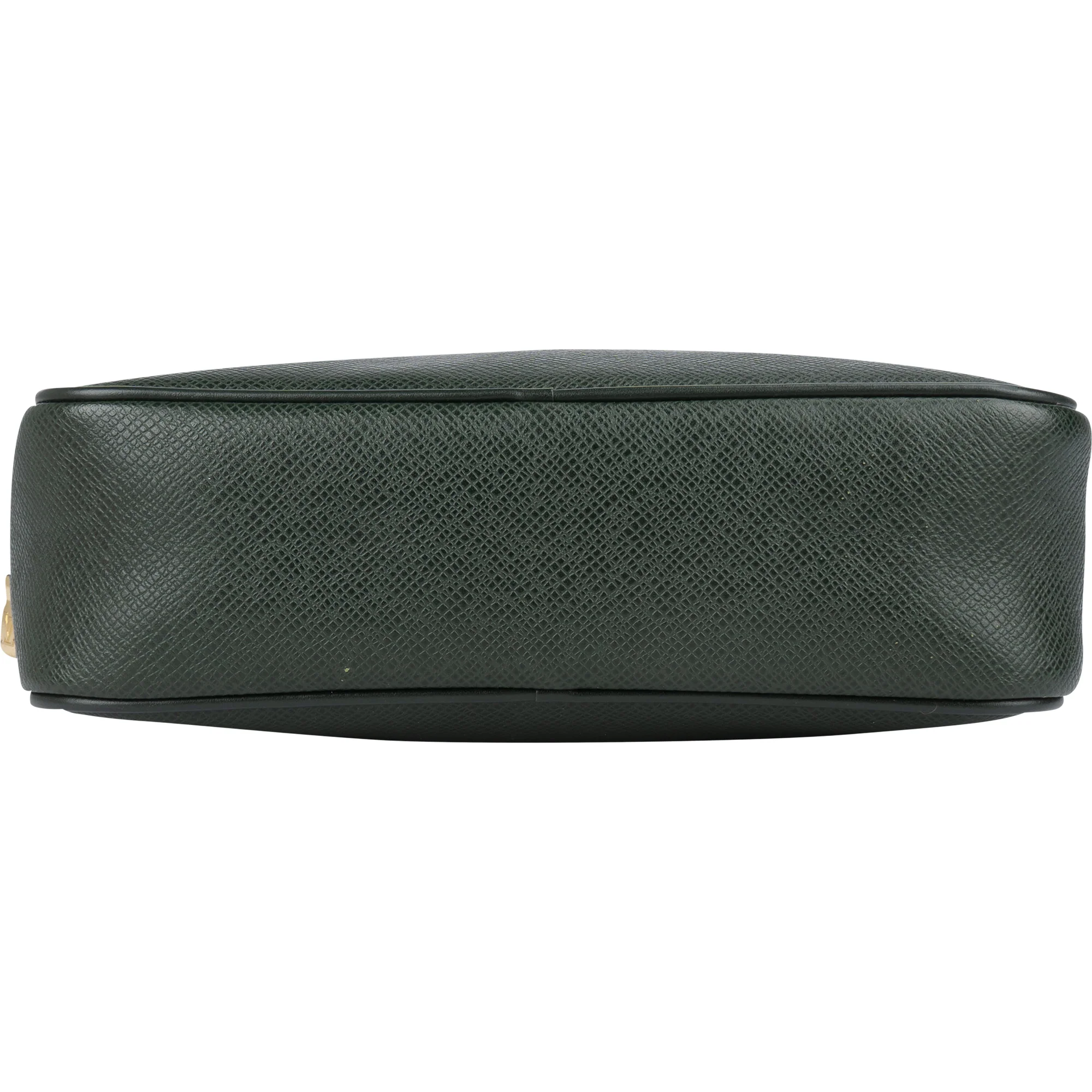 Louis Vuitton Taiga Leather Trousse Kulturbeutel