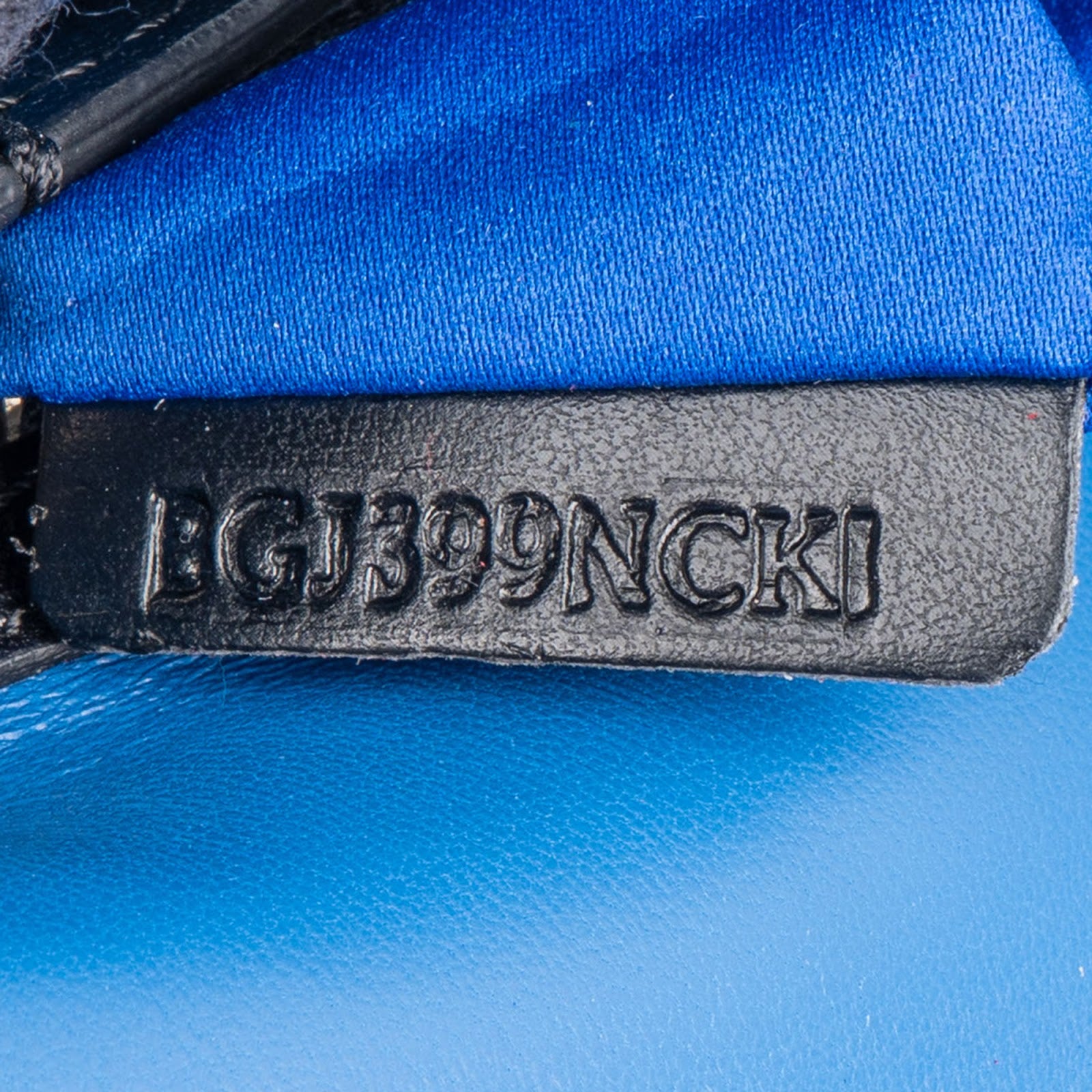 Valentino Garavani - Rockstud Flat Clutch