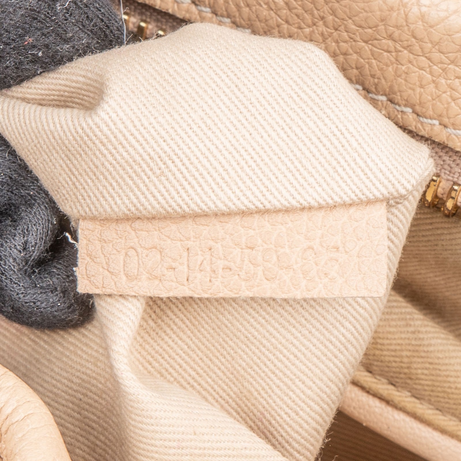 Chloé Beige Pebbled Leather Paraty Handbag