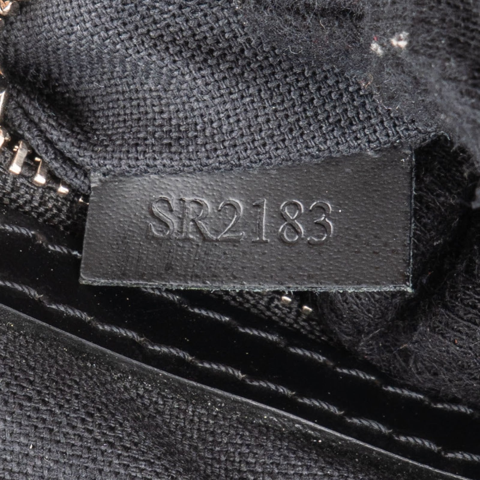 Louis Vuitton – Pochette Documents GM-clutch