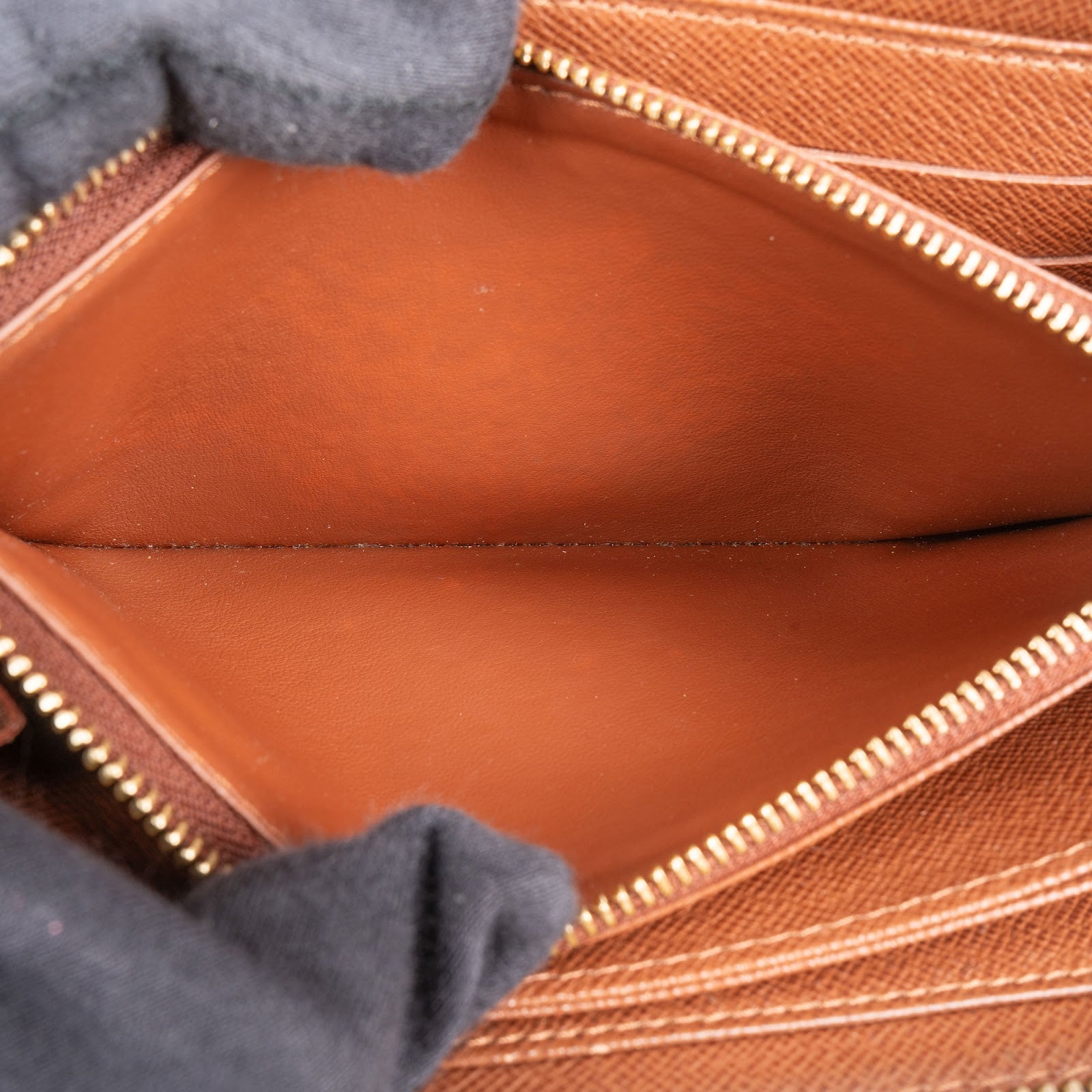Louis Vuitton Monogram Canvas Zippy Wallet