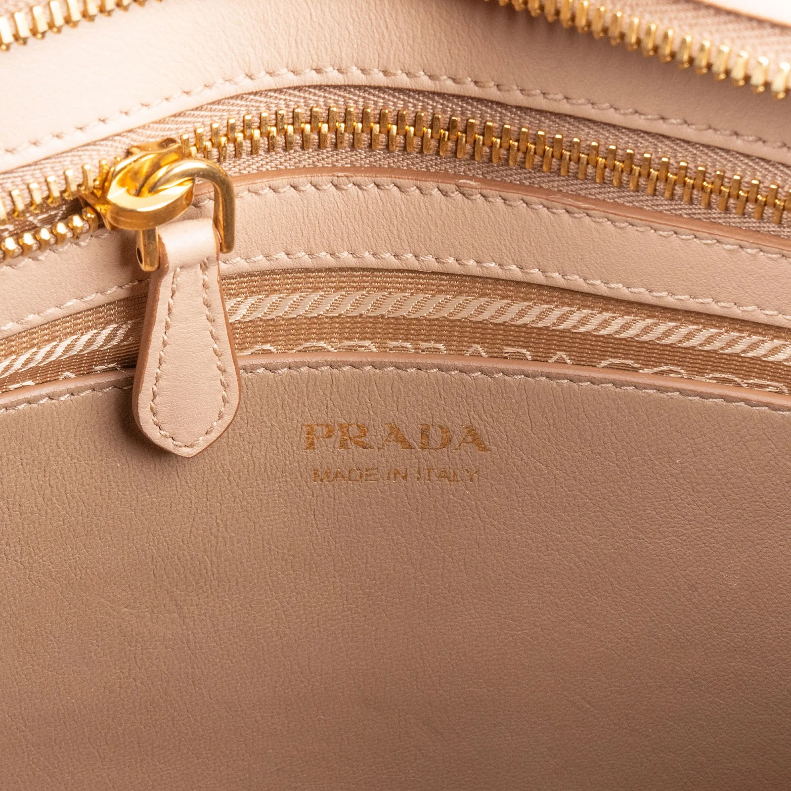 Prada Saffiano Leather Mano Galleria Handbag