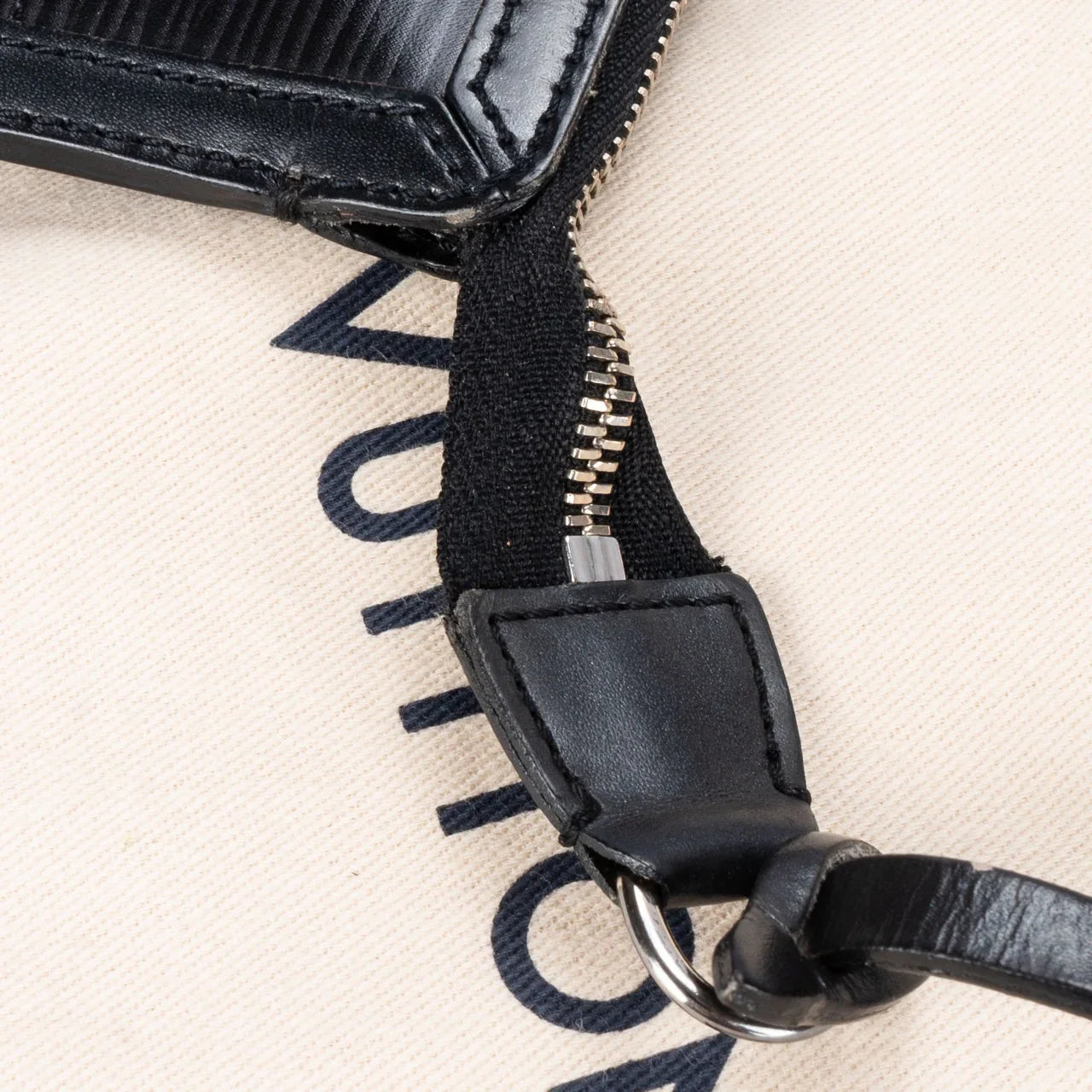 Louis Vuitton - Epi Stretch Pochette Accessoire