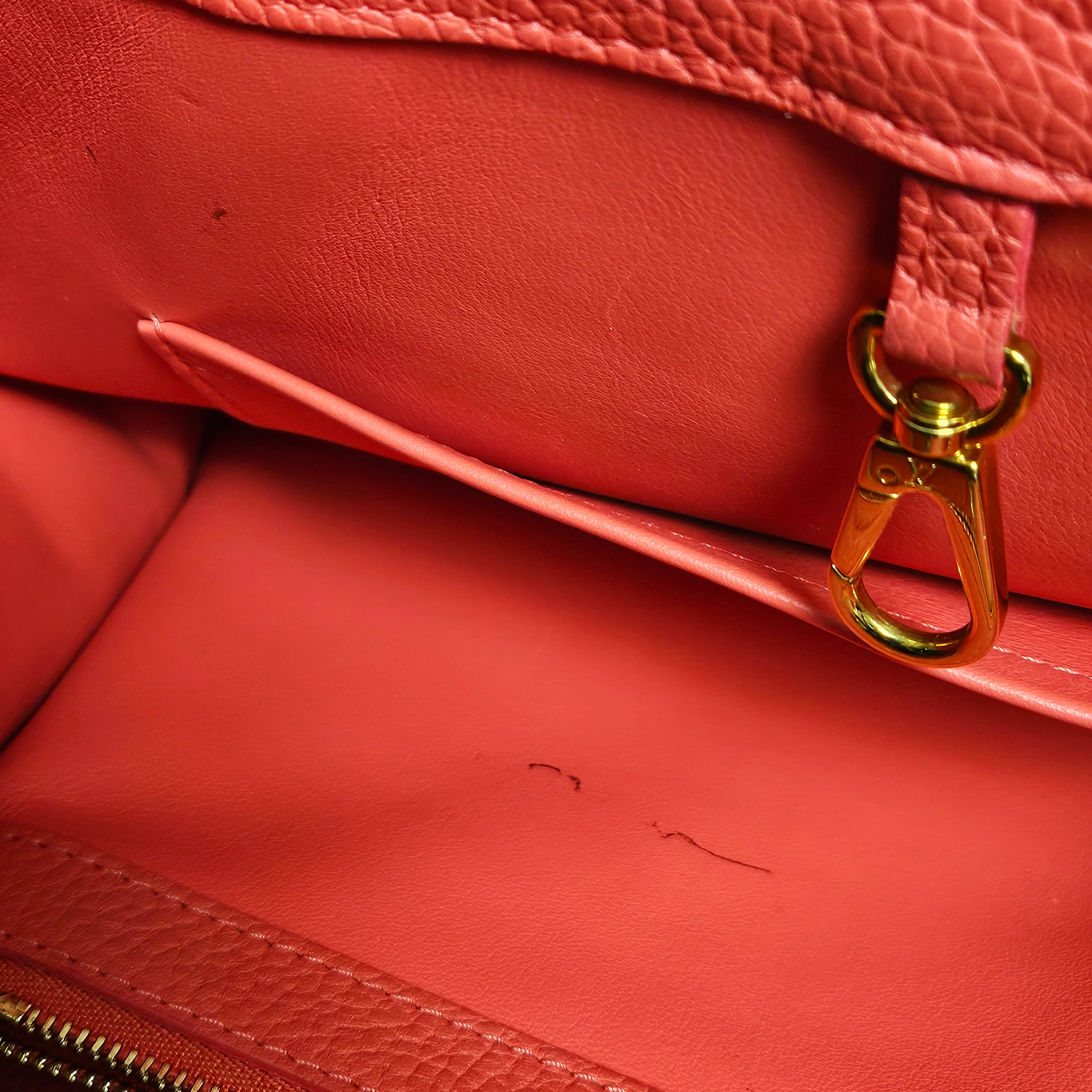 Louis Vuitton Black Leather Lining Capucines MM Handbag