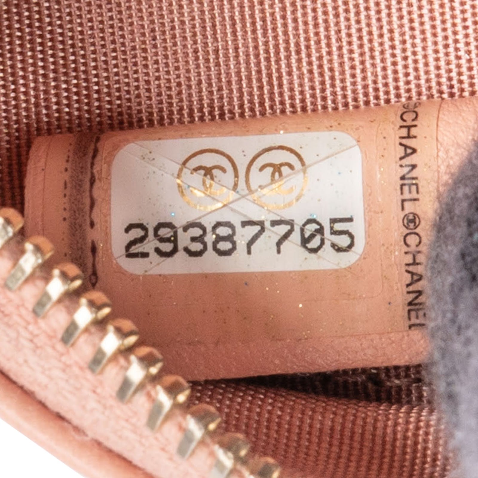 Chanel – 19 Round Crossbody Bag