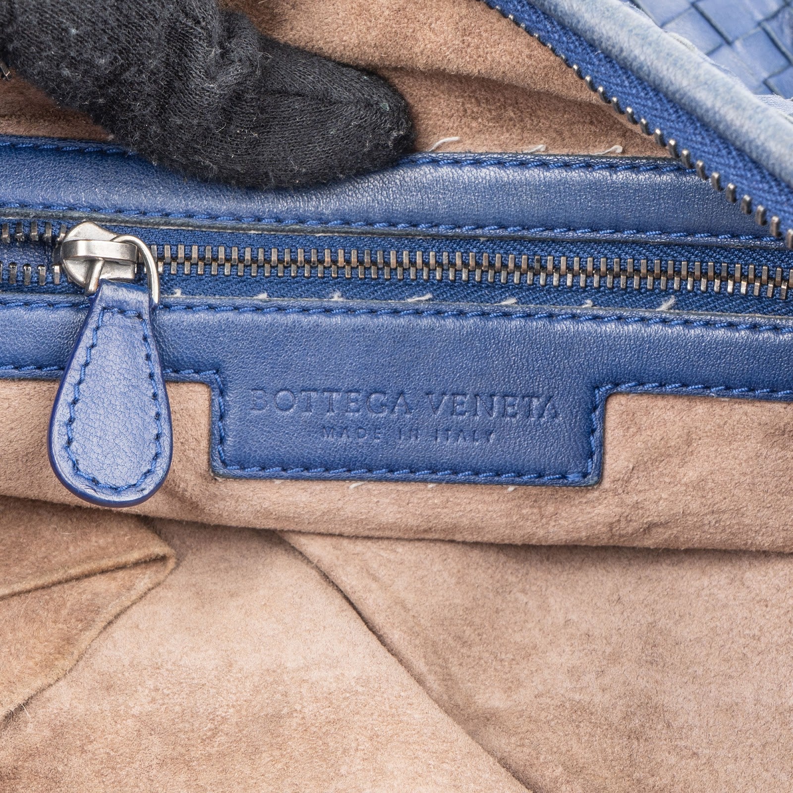Bottega Veneta - Intrecciato Hobo Belly Shoulder Bag