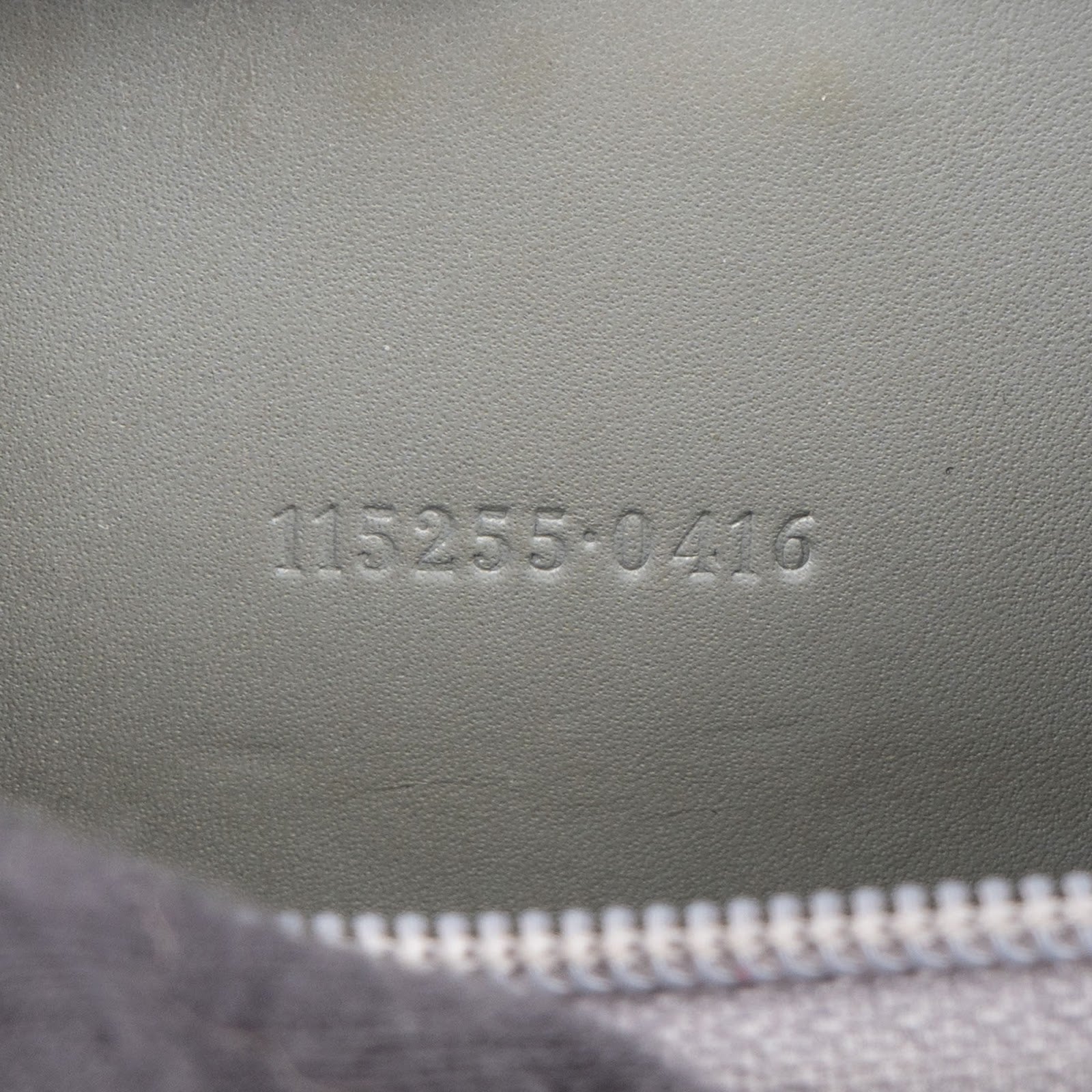 Portfel GUCCI z monogramem GG z płótna, zapinany na zamek błyskawiczny
