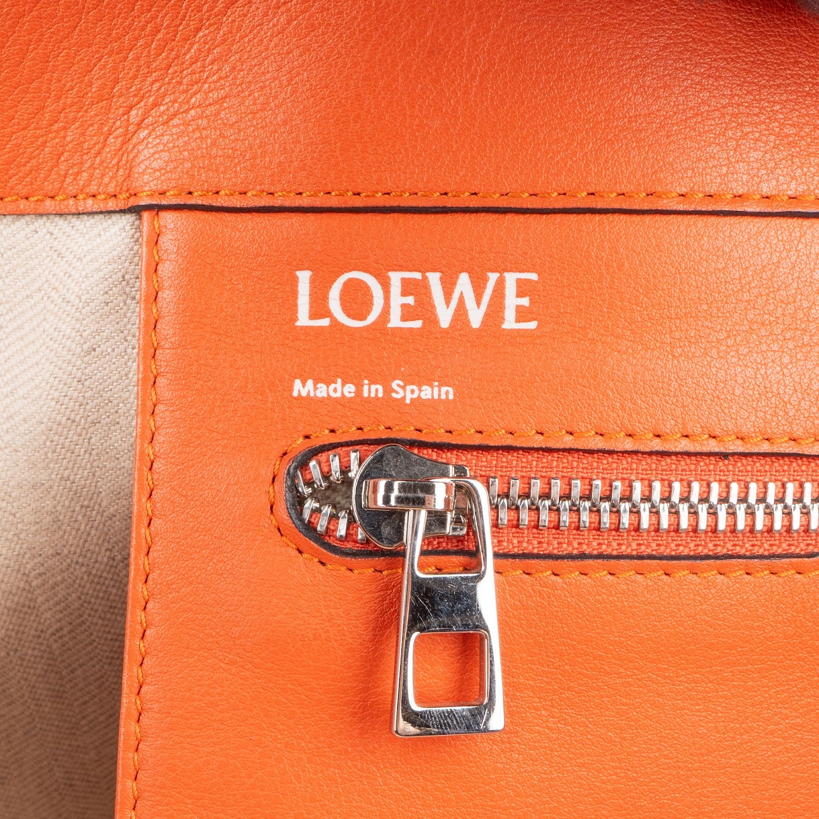 Duża torba na ramię Loewe Leather Anagram