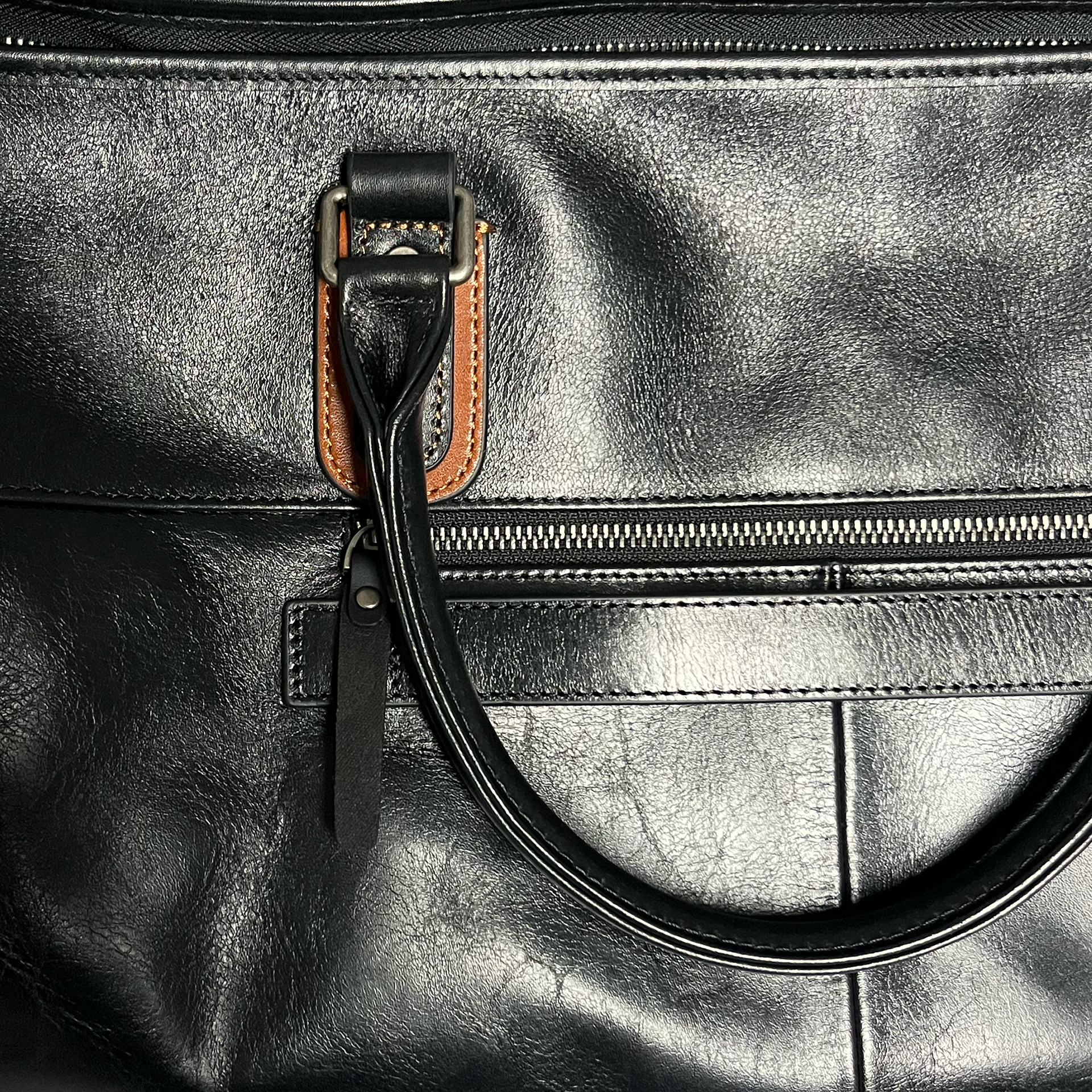 Weekender aus schwarzem Leder