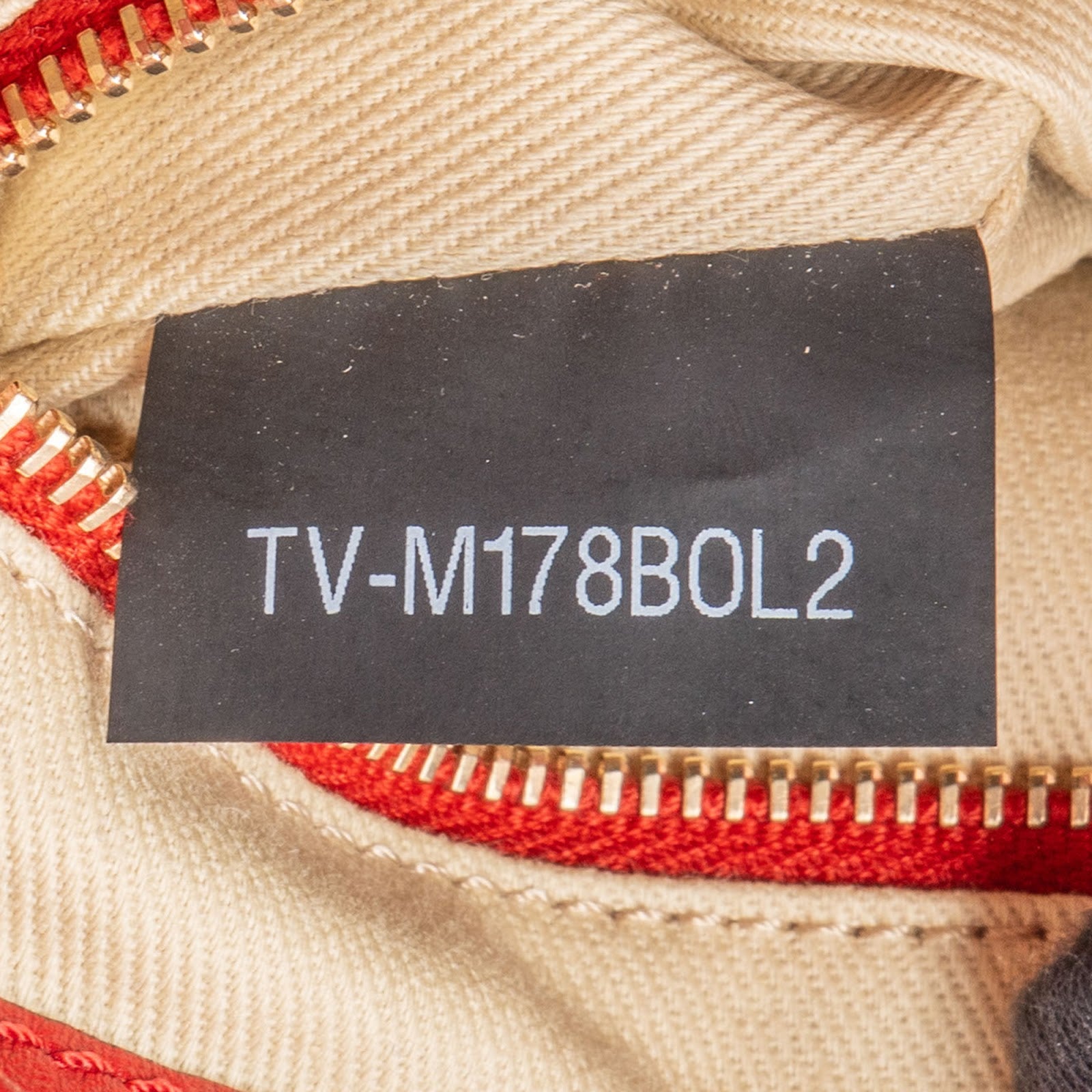 Valentino Garavani Red Leather Rockstud Bucket