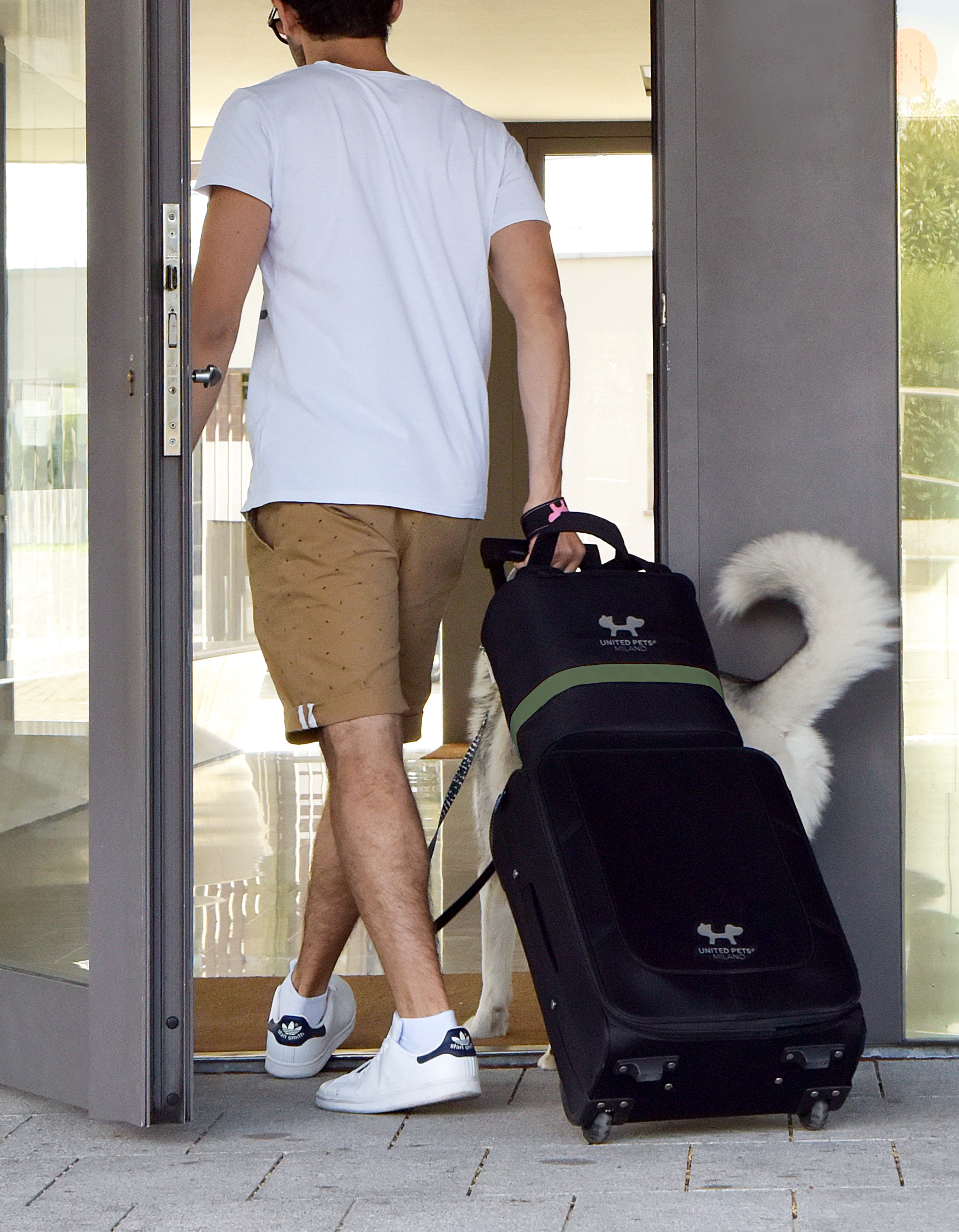 Umweltfreundliche Reisetasche mit Trolleygurt