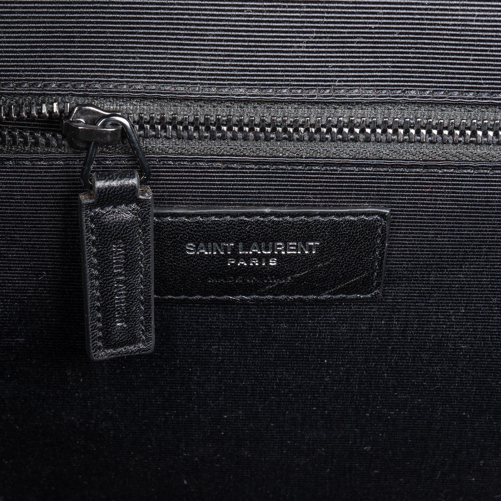 Sac à bandoulière grand format « Grain De Poudre Matelassé » d'Yves Saint Laurent
