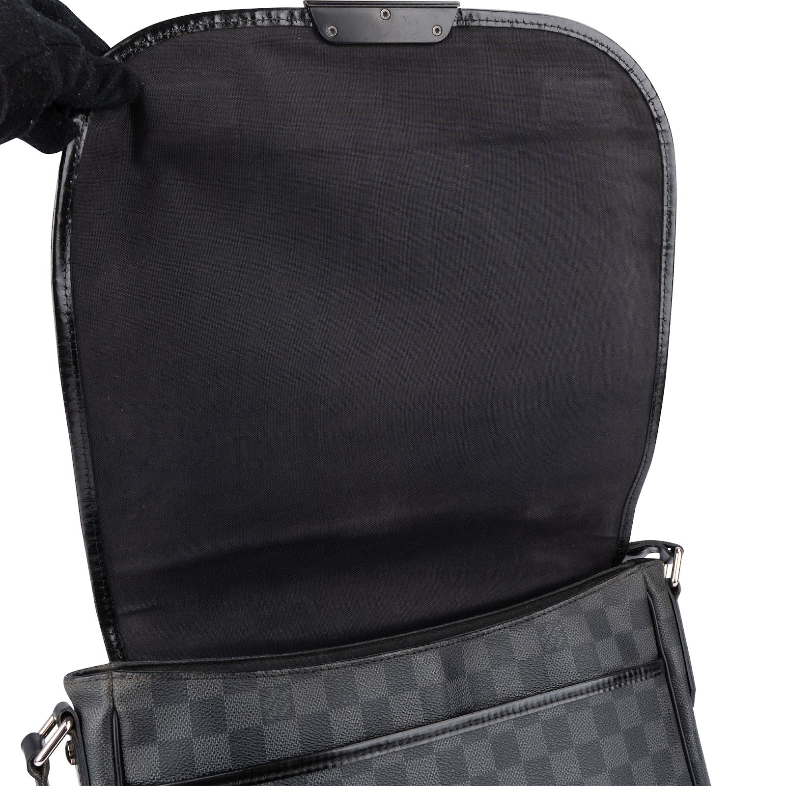 Louis Vuitton - Daniel MM Crossbody Bag