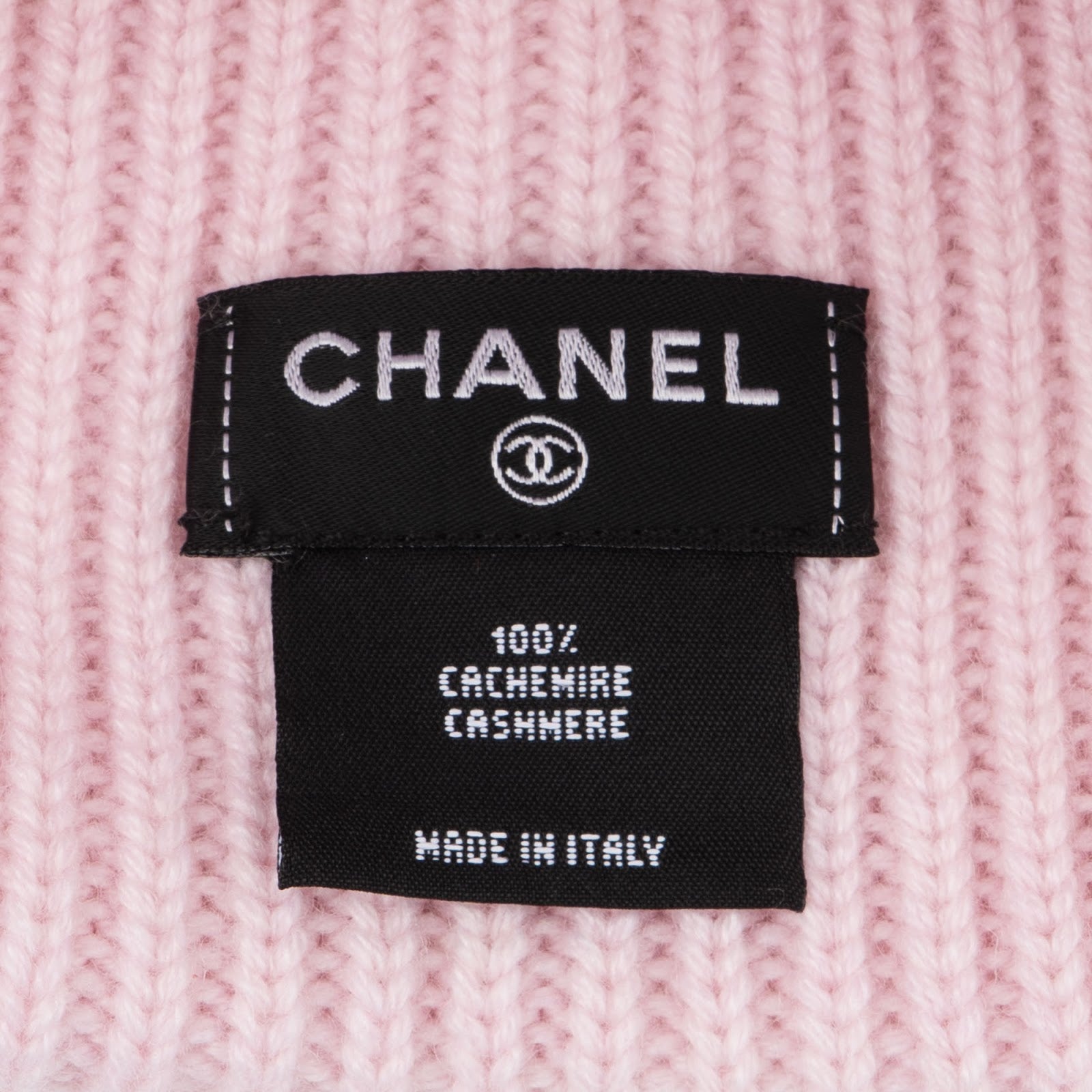 Chanel - CC Emblem Ribbed Beanie