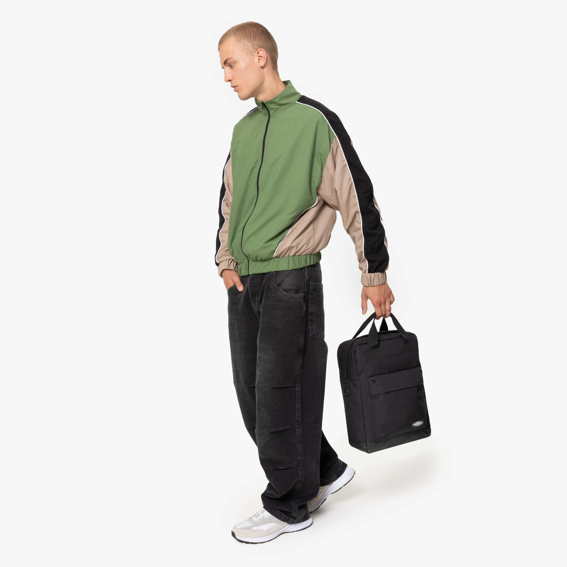 ICON TOTEPACK - ON BLACK