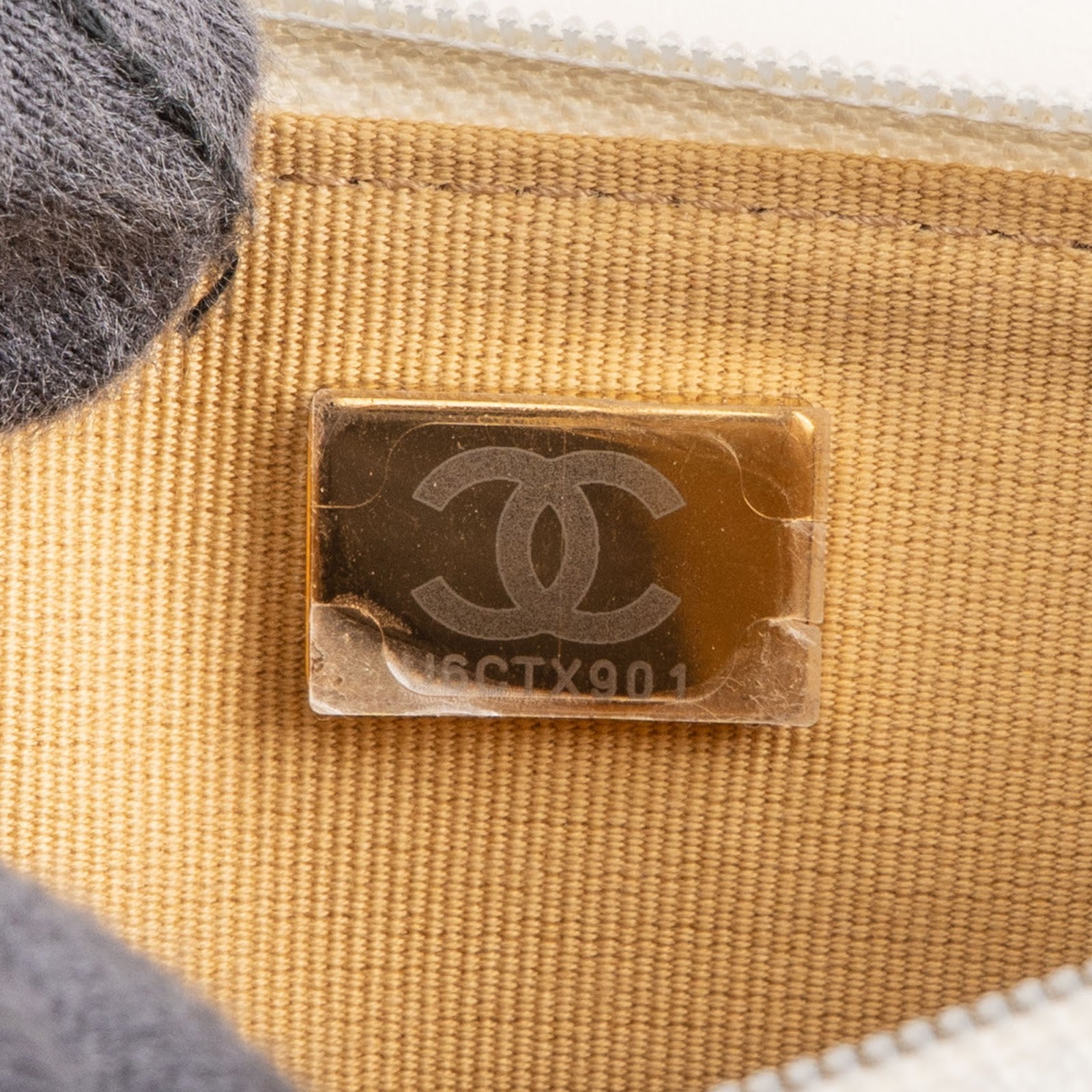Chanel - Paris-Cosmopolite Charms Two-Tone Wallet On Chain Crossbody Bag
