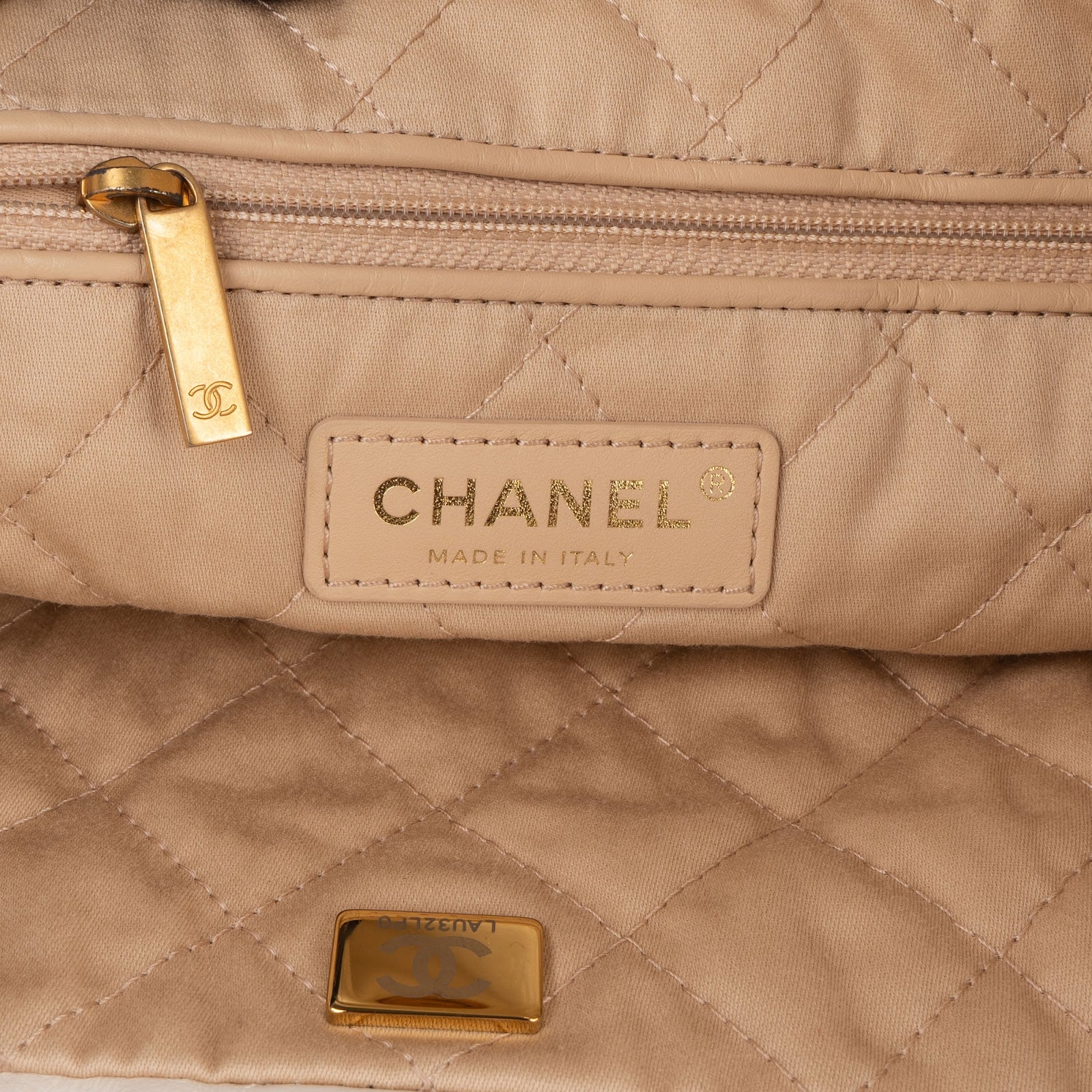 Chanel 22 White Quilted Lambskin Hobo Shoulder Bag