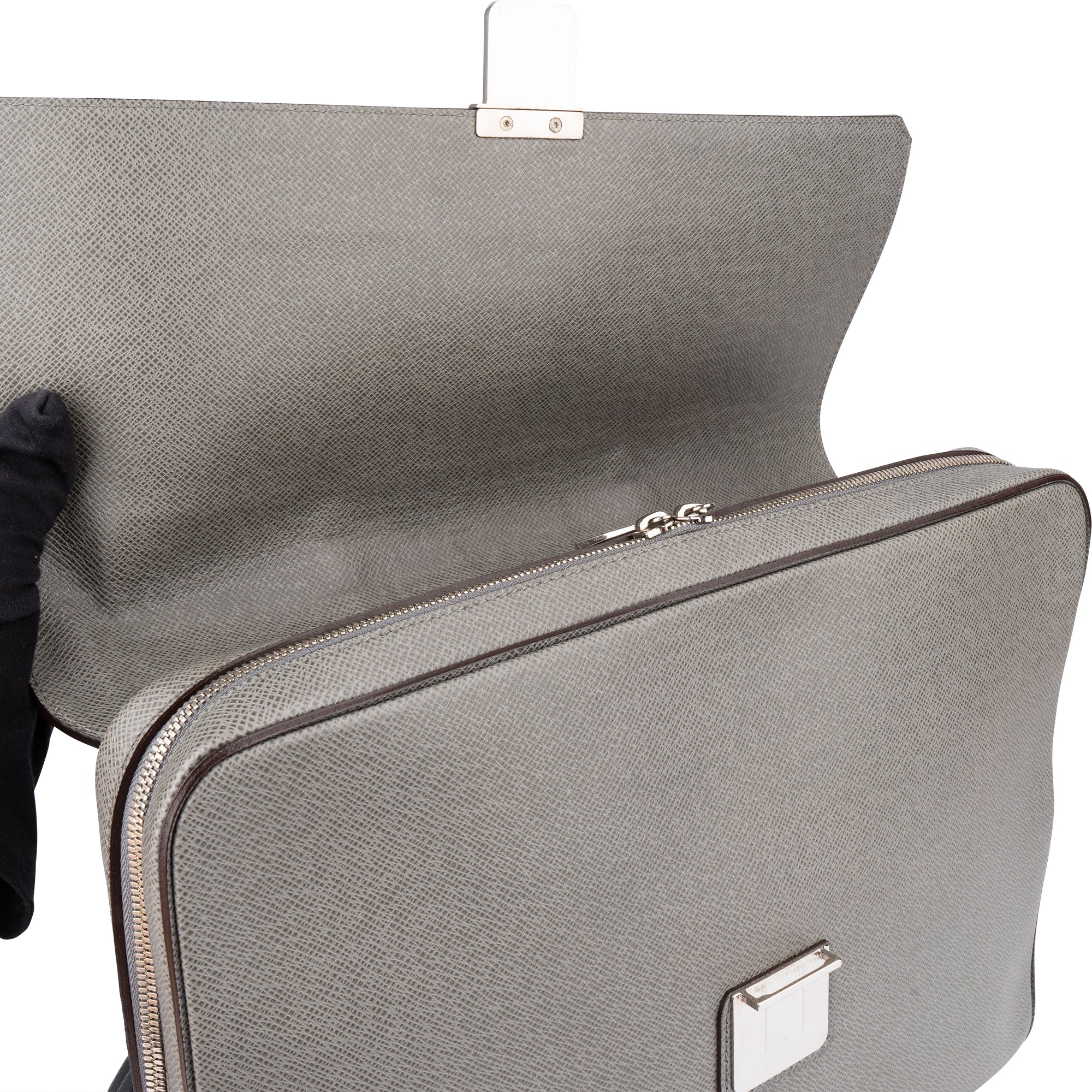 Louis Vuitton Taiga Leather Vassili PM Business Handbag