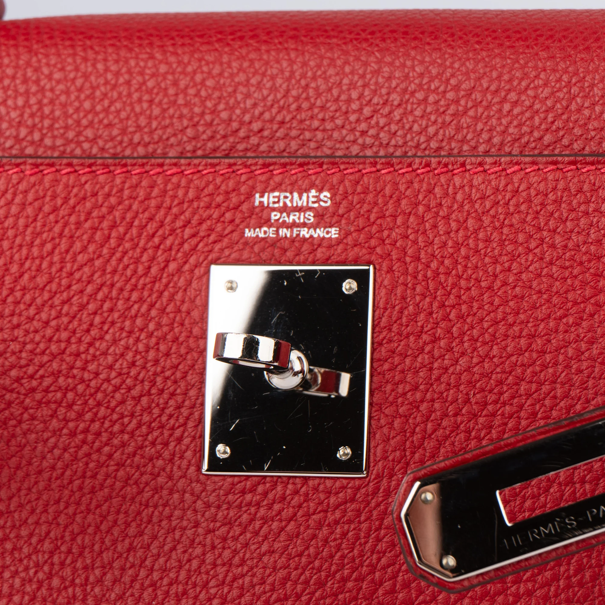 Hermès Rouge Taurillon Clemence Leather Kelly 28 Handbag