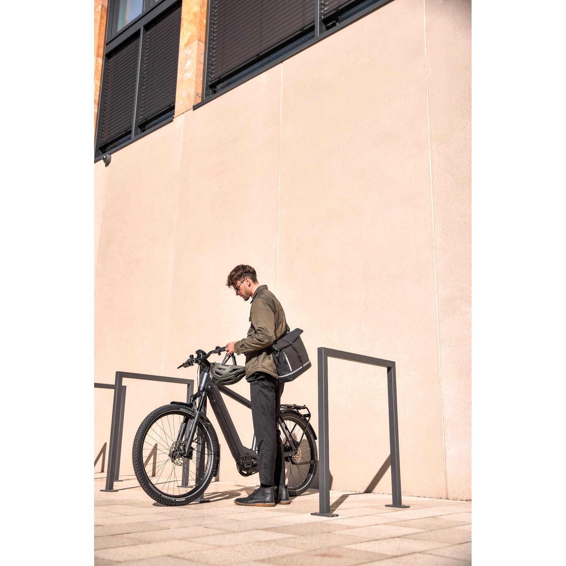 BILLUND CYCLIST PRO Messengerbag - schwarz