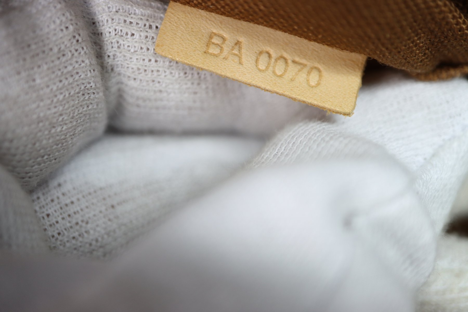 Louis Vuitton Canvas Monogram Alma Handbag