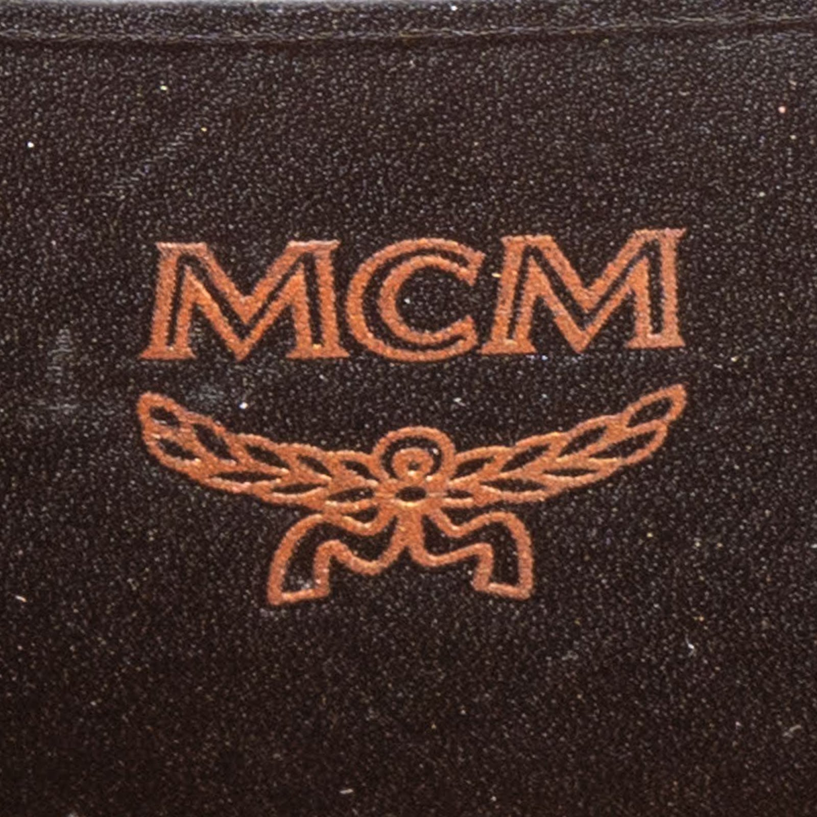 MCM - Kleine, met studs versierde make-upkoffer