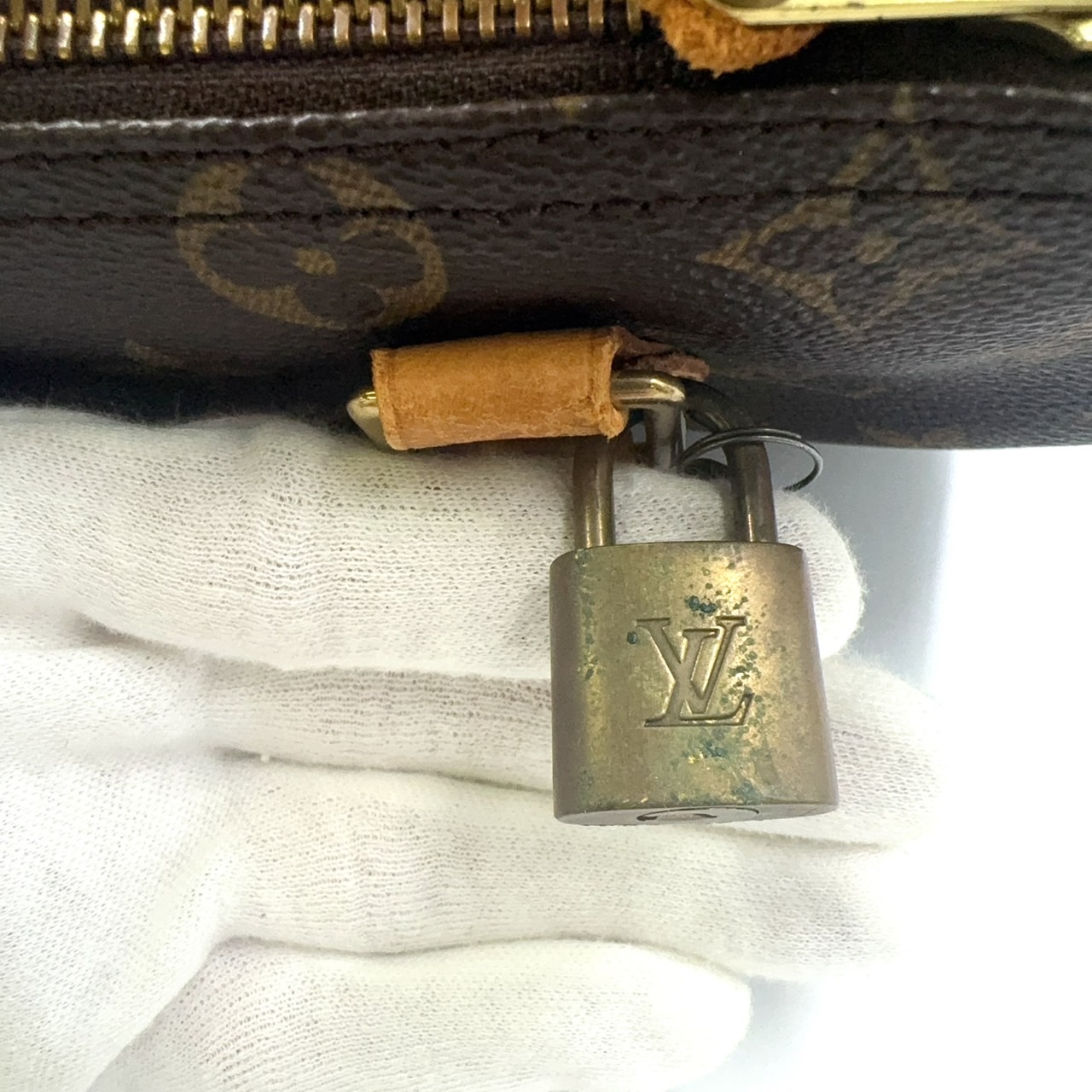 Louis Vuitton – Speedy 25 Monogram Handbag