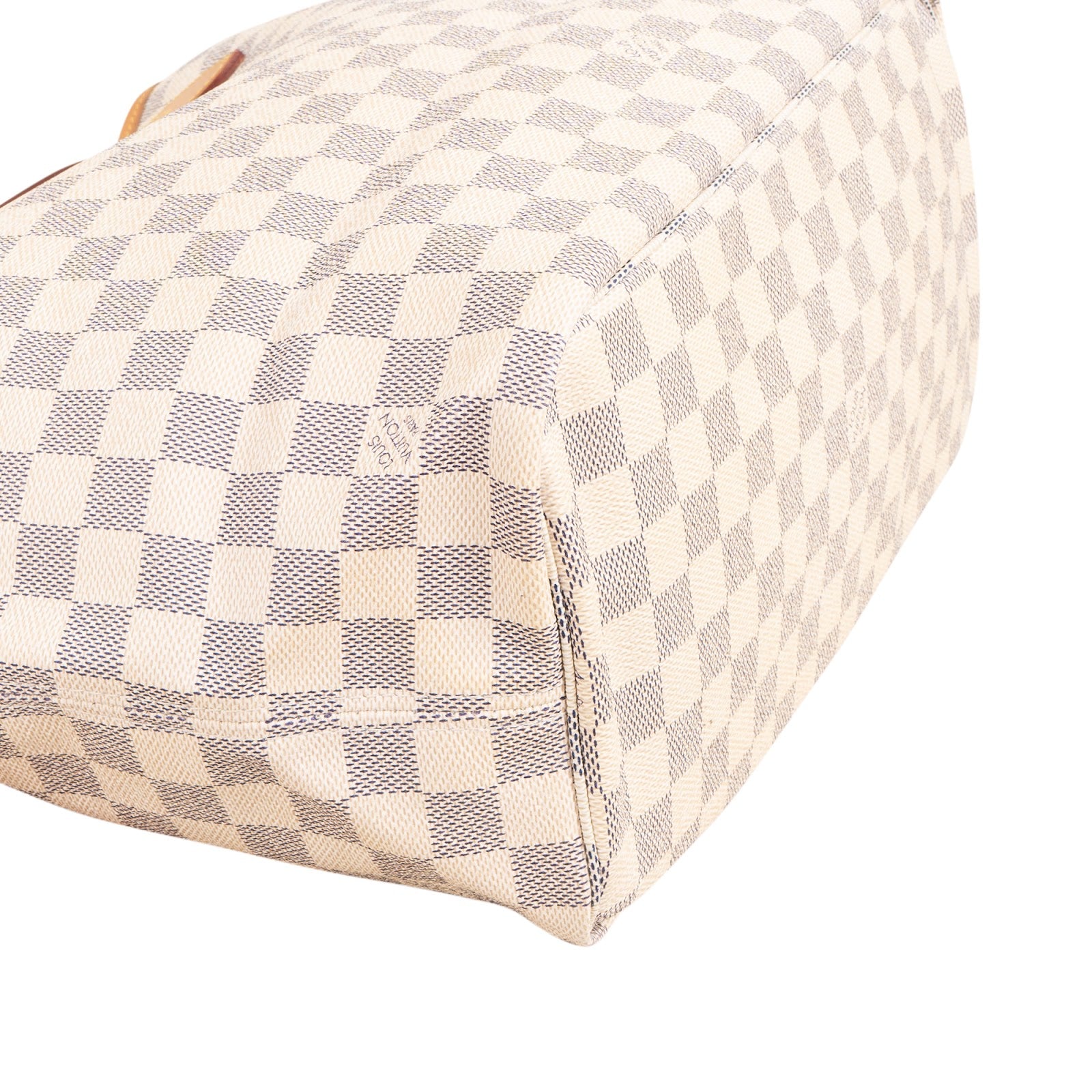 Louis Vuitton – Neverfull MM shoulder bag