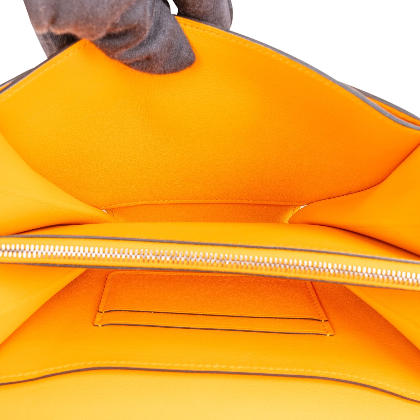 Hermès Swift Leather Convoyeur Crossbody Bag