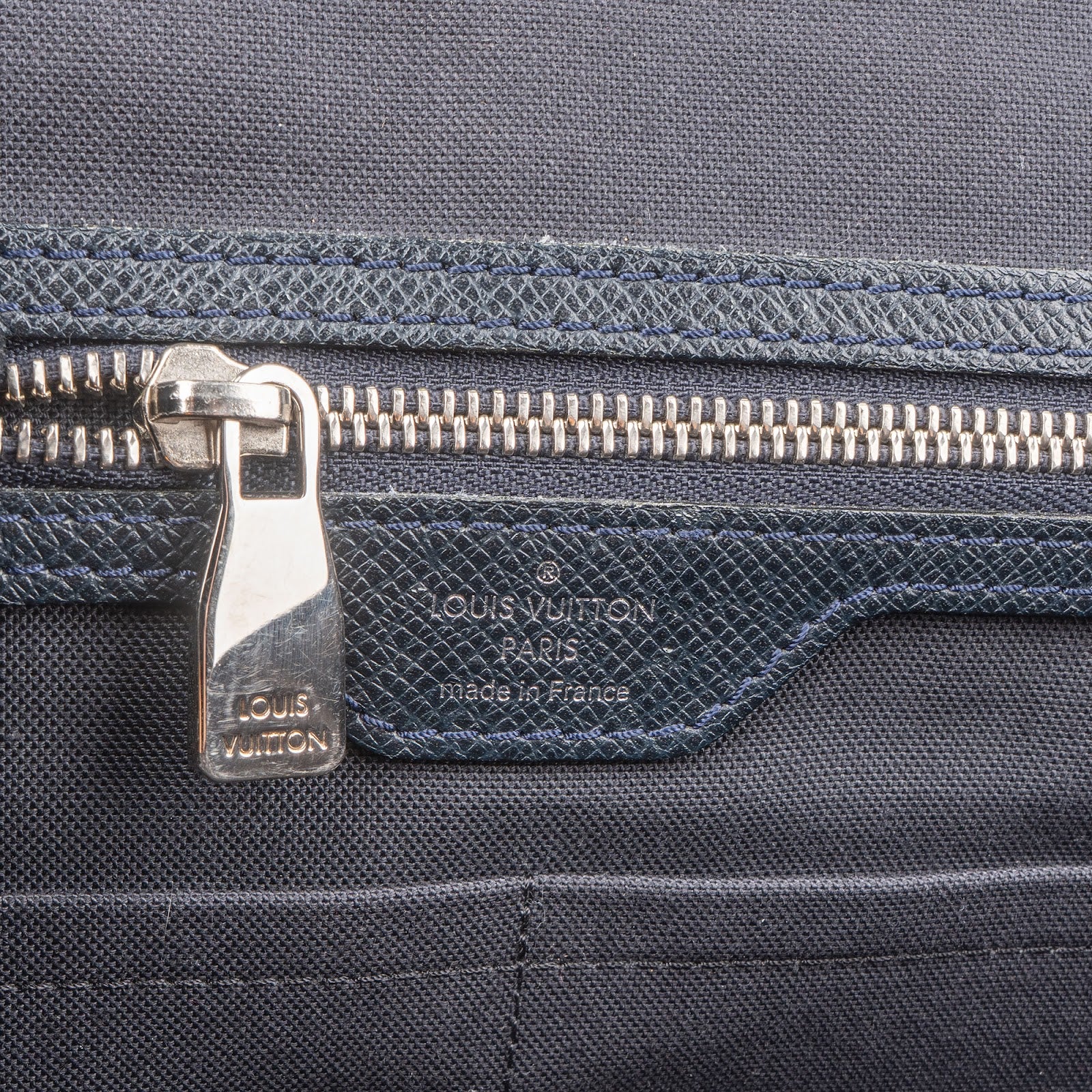 Louis Vuitton Taiga Leather Anton Business Bag