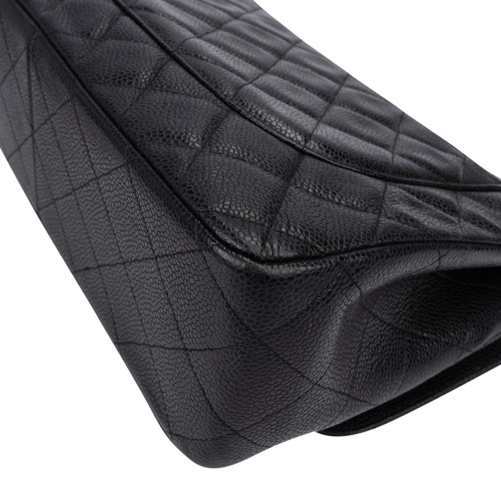 Chanel – Sac à bandoulière Jumbo à double rabat en cuir Caviar matelassé