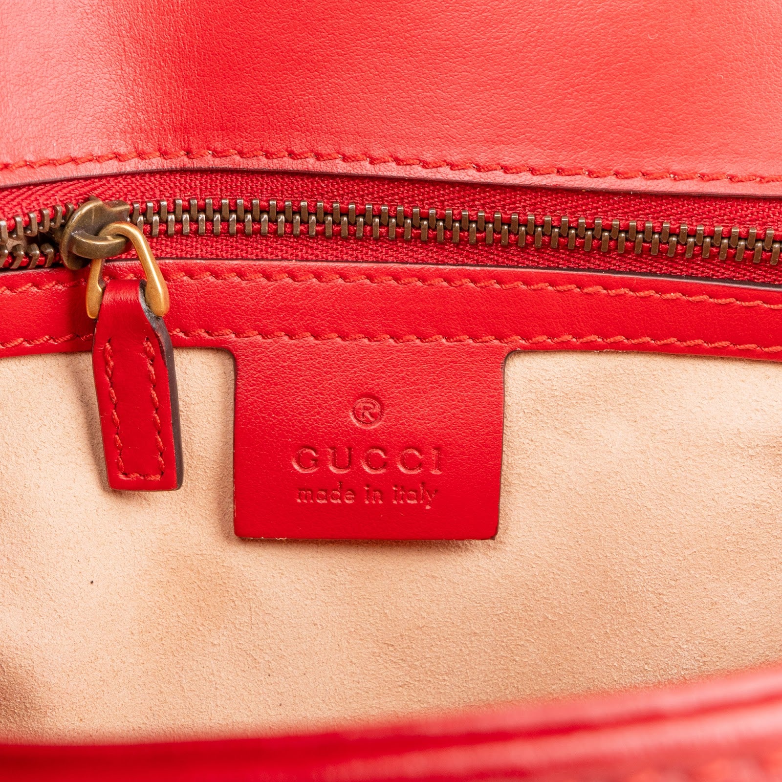Gucci Chevron Matelassé Leather GG Marmont Medium Shoulder Bag