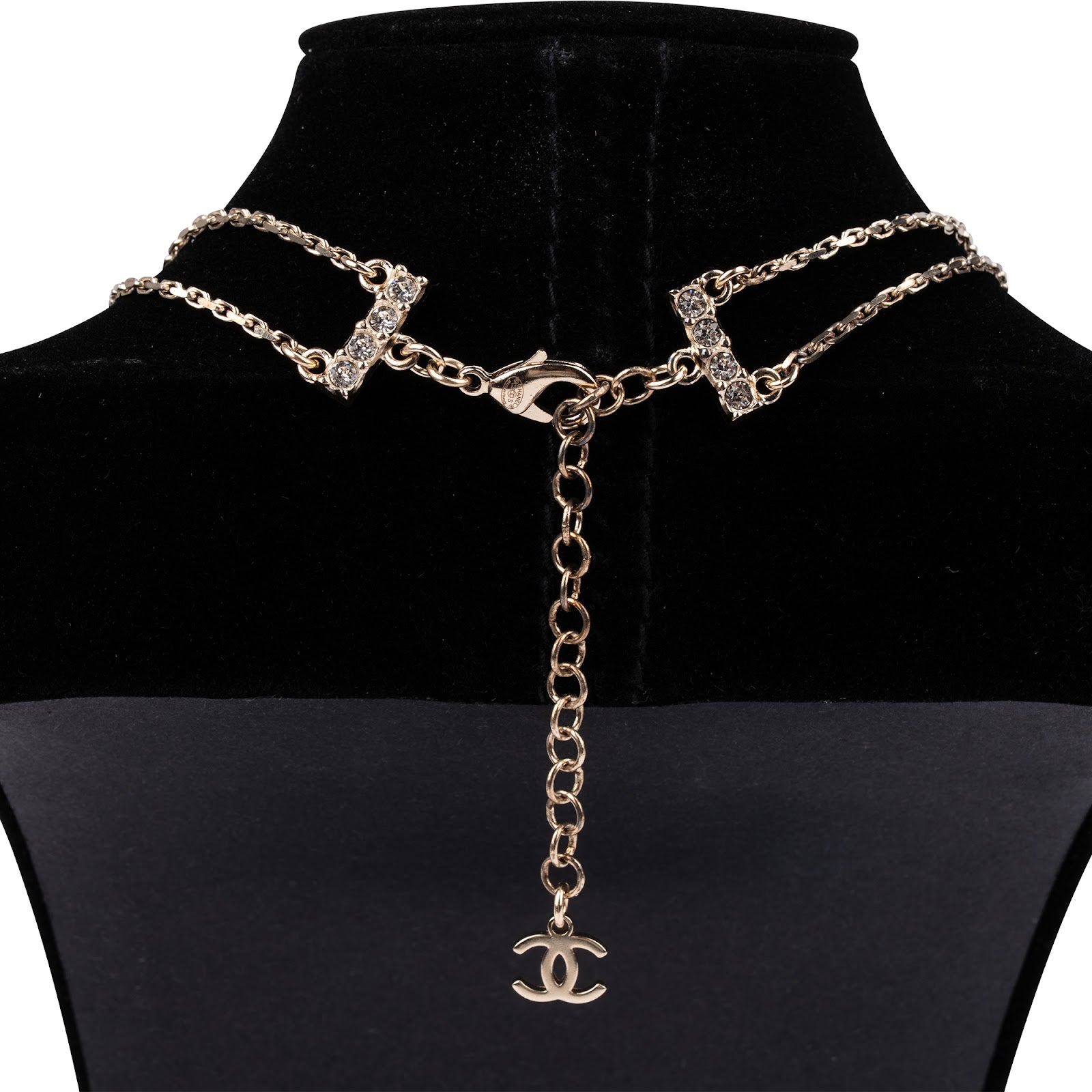 Chanel – Crystal Emblem Choker Necklace AB8049