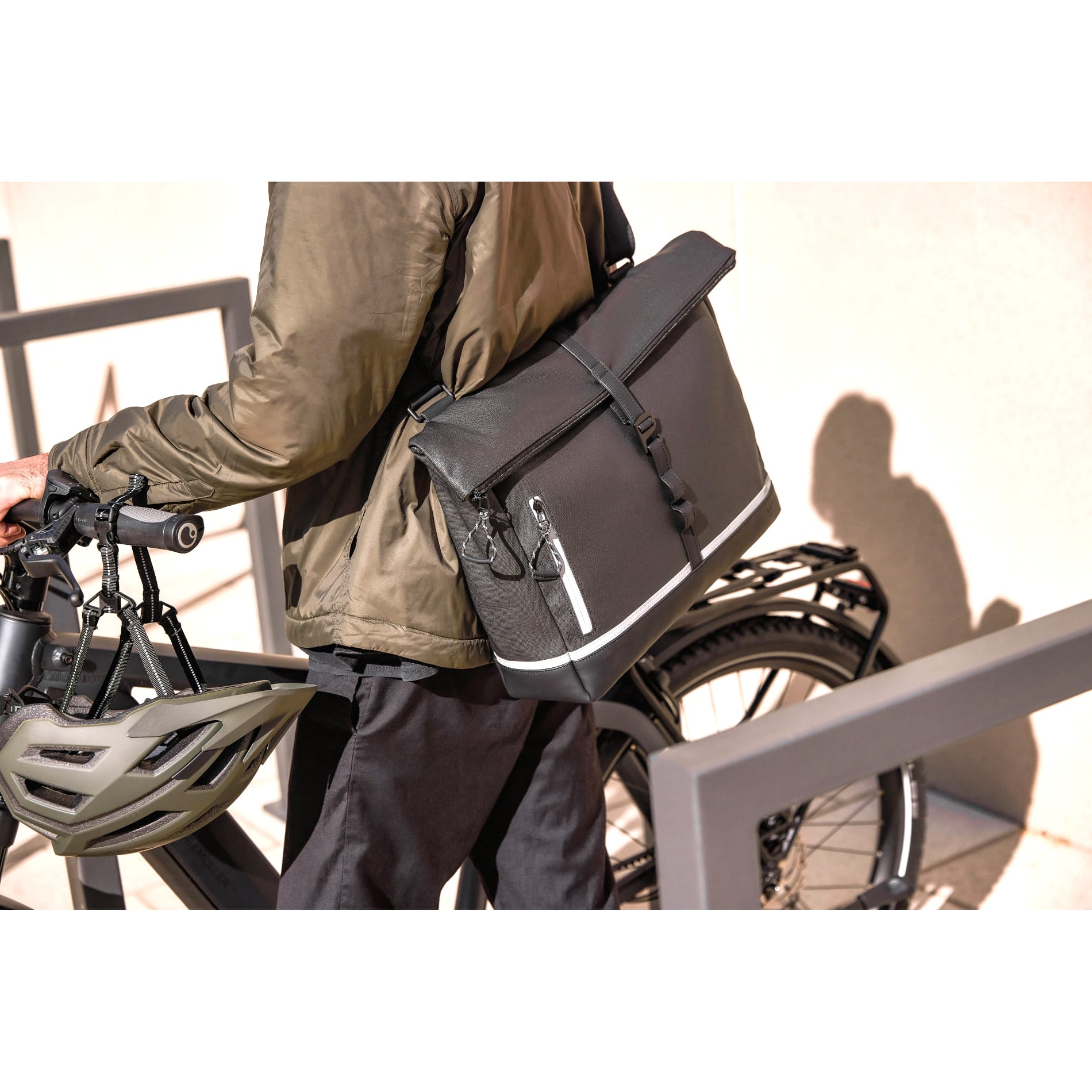 BILLUND CYCLIST PRO Messengerbag - schwarz