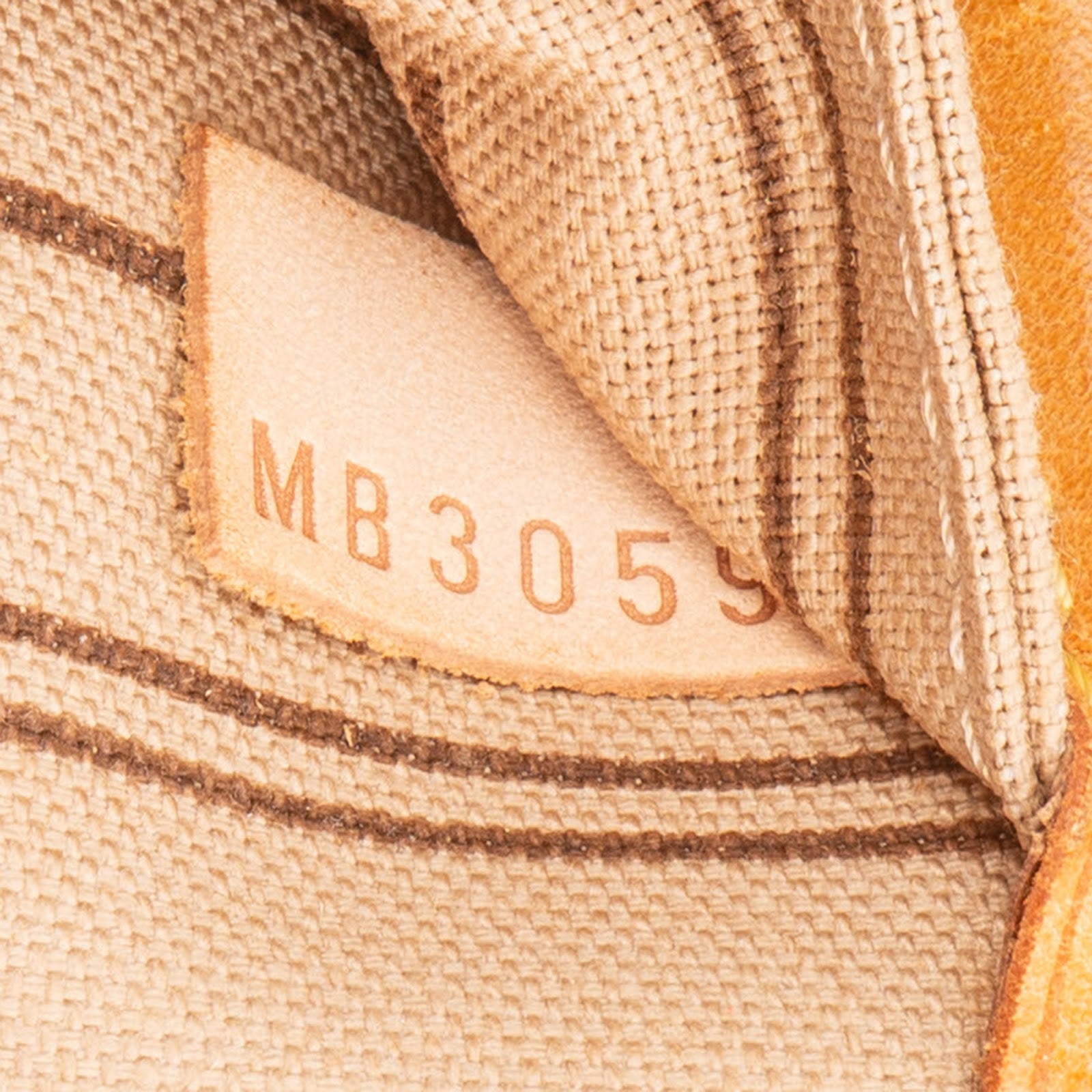 Louis Vuitton - Neverfull MM Shoulder Bag