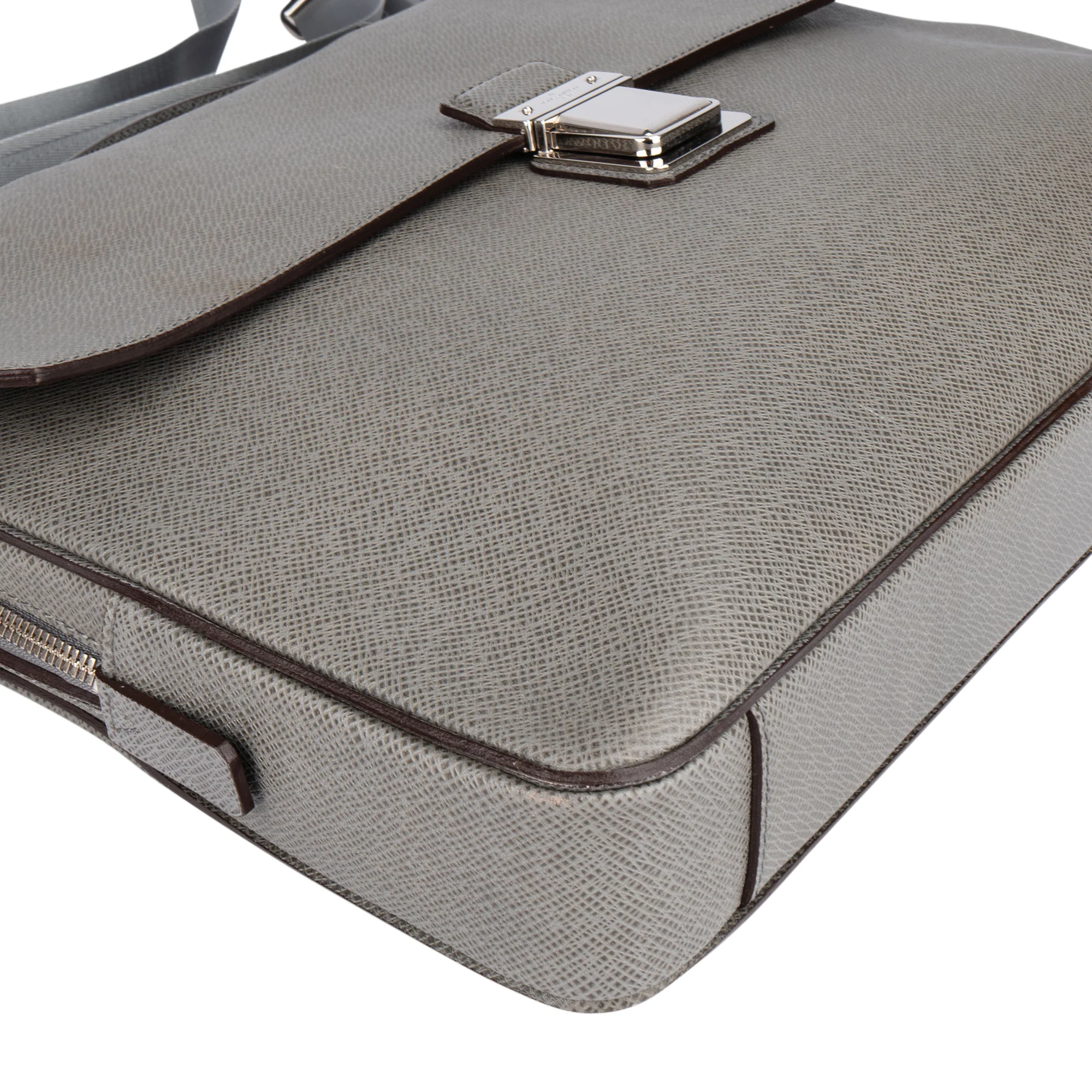 Louis Vuitton Taiga Leather Vassili PM Business Handbag