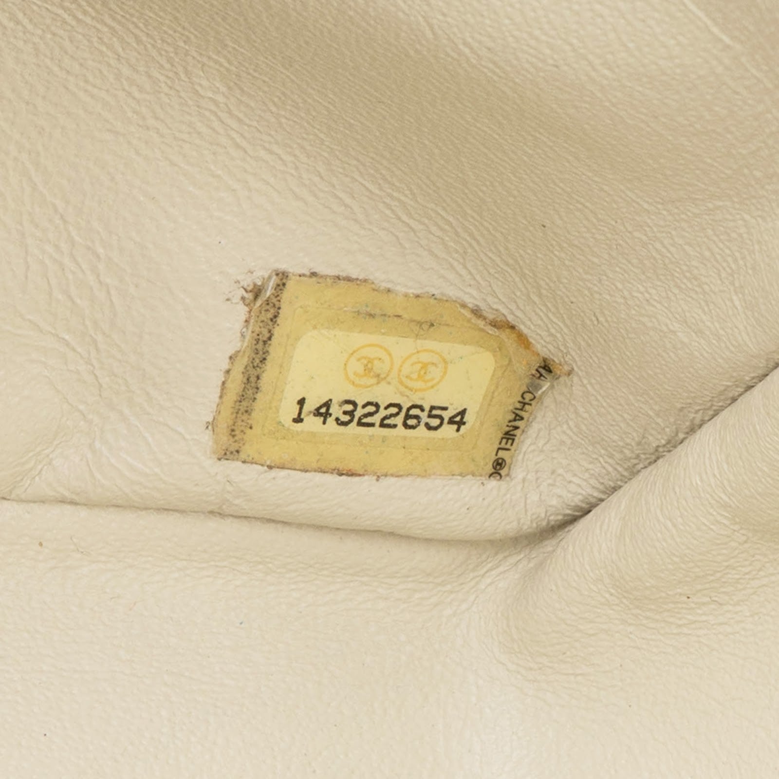 Chanel – Jumbo Double Flap Shoulder Bag