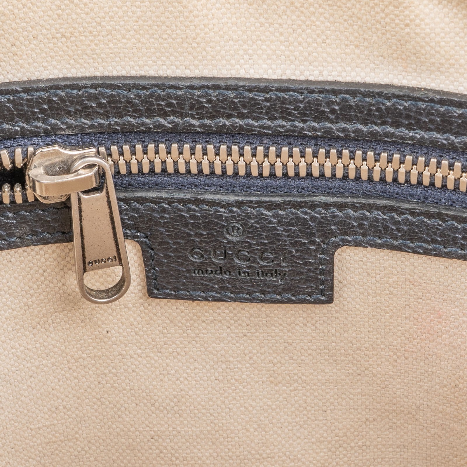 Gucci - Ophidia Messenger Bag