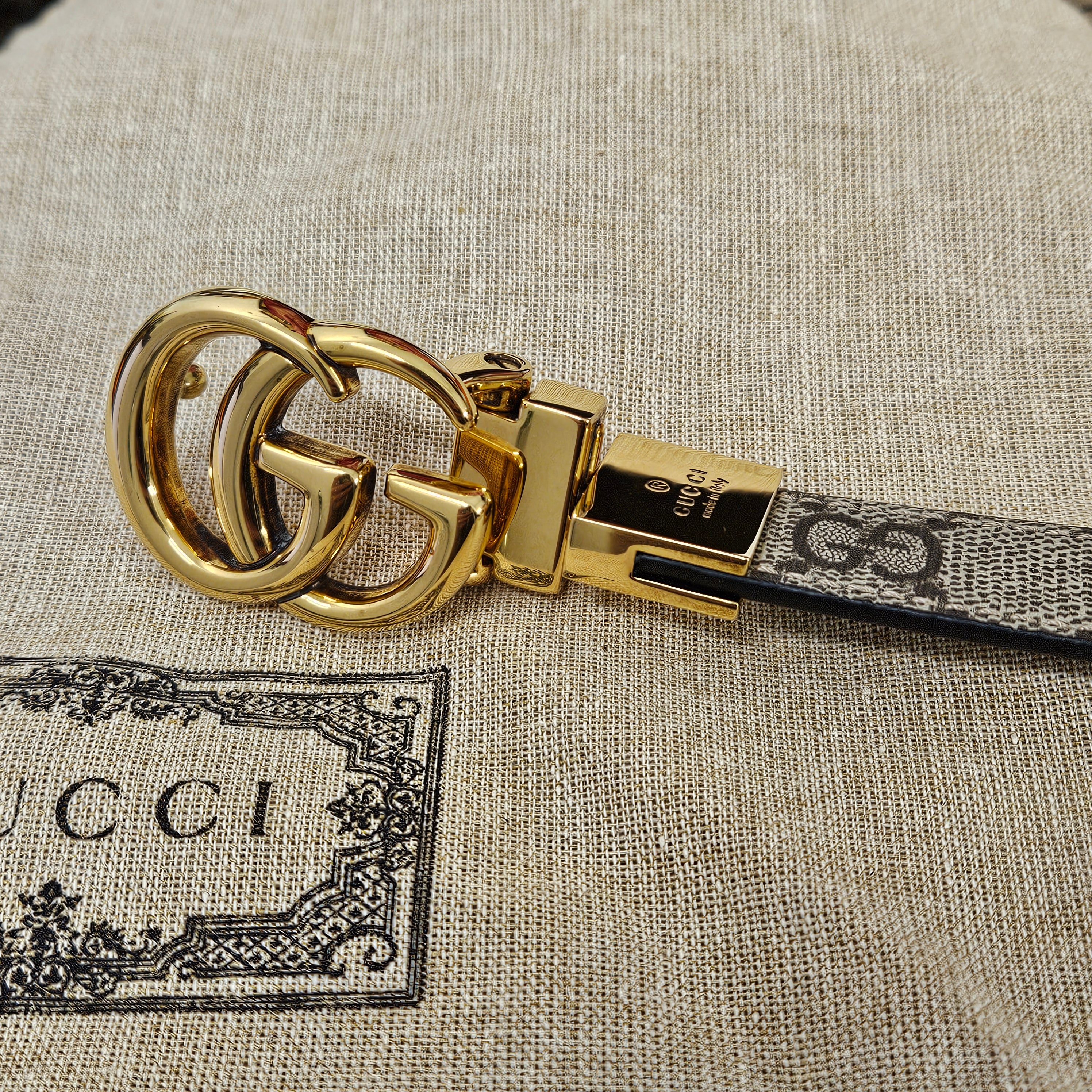 Gucci - Reversible Turnlock Supreme Belt (90 / 36)