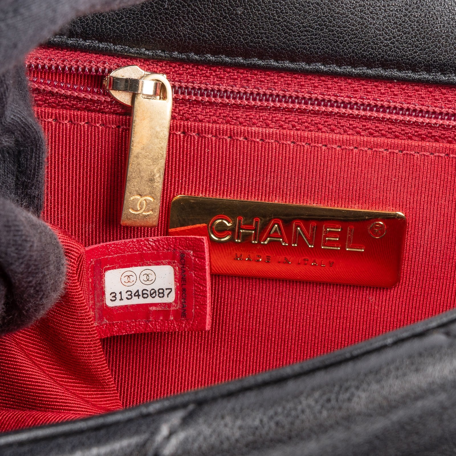 Chanel – 19 Flap Bag Schultertasche