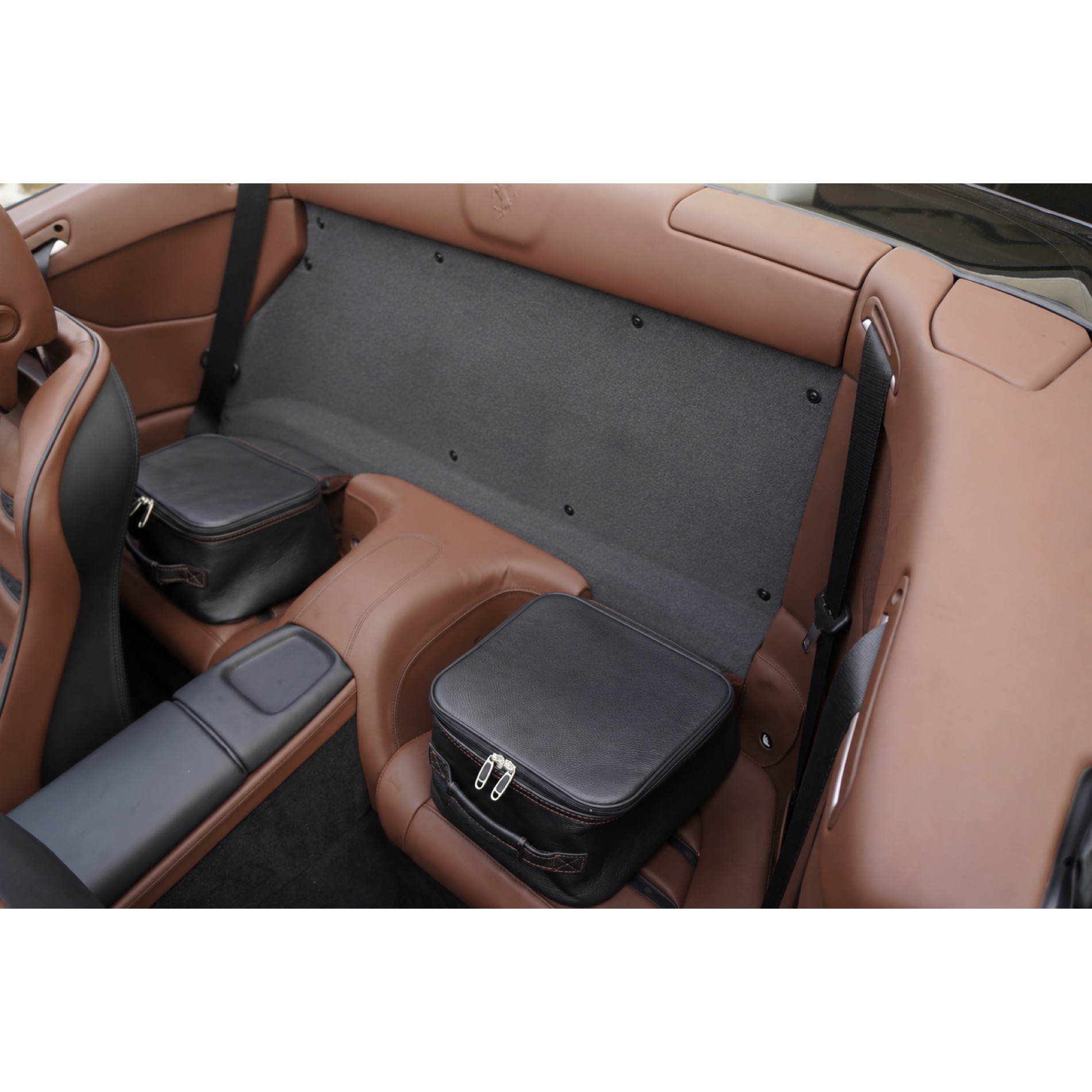 Ensemble de 4 valises avec 2 roulettes « Ferrari California » pour la banquette arrière, 219 litres