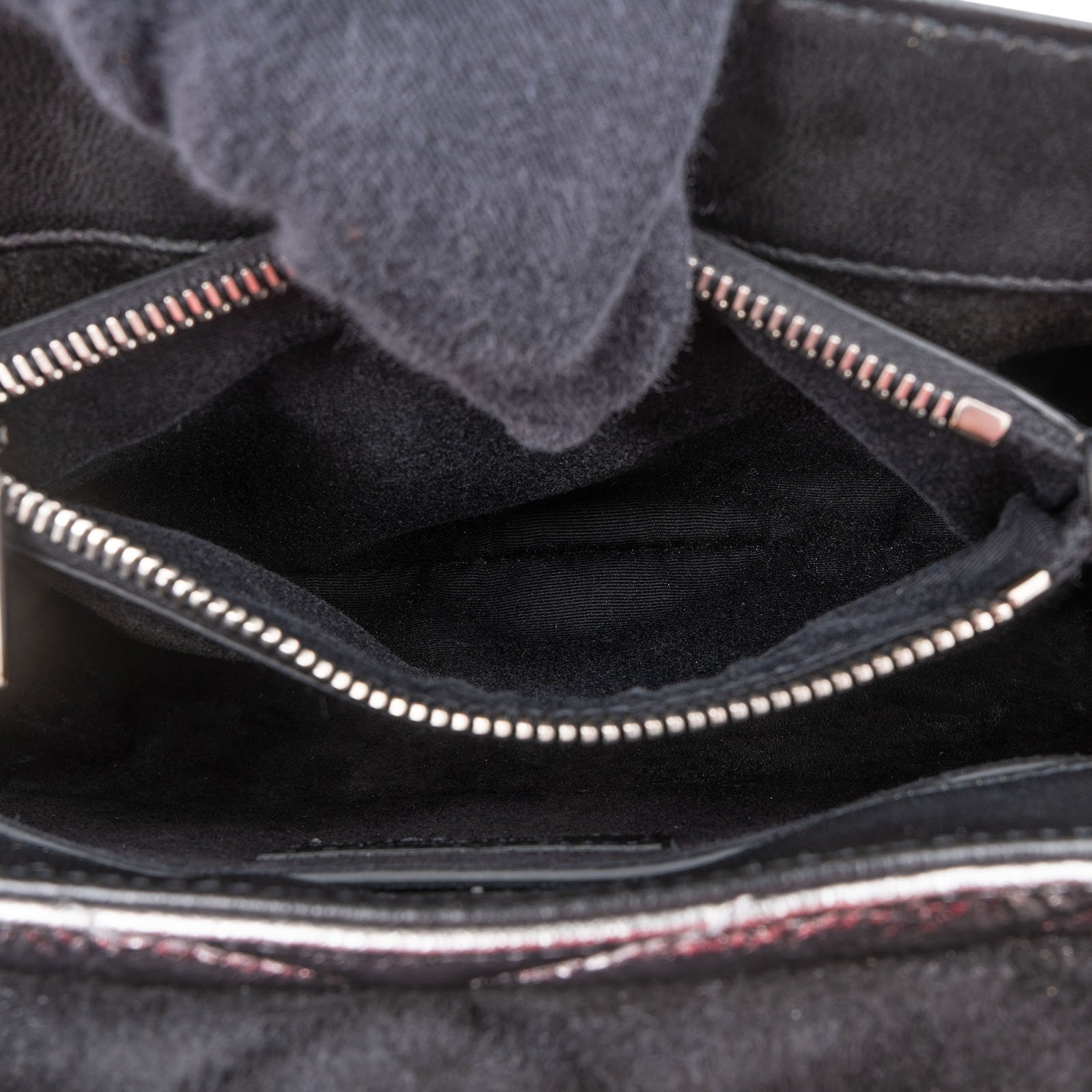Yves Saint Laurent – Loulou Metallic Crinkled Matelassé Leather Crossbody Bag