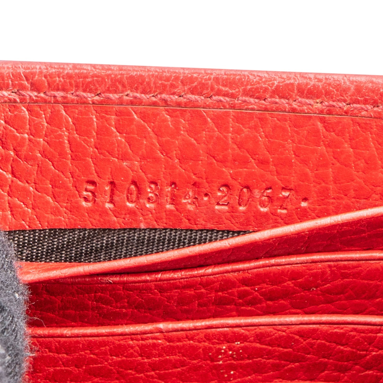 Gucci Pebbled Leather Interlocking GG Wallet On Chain