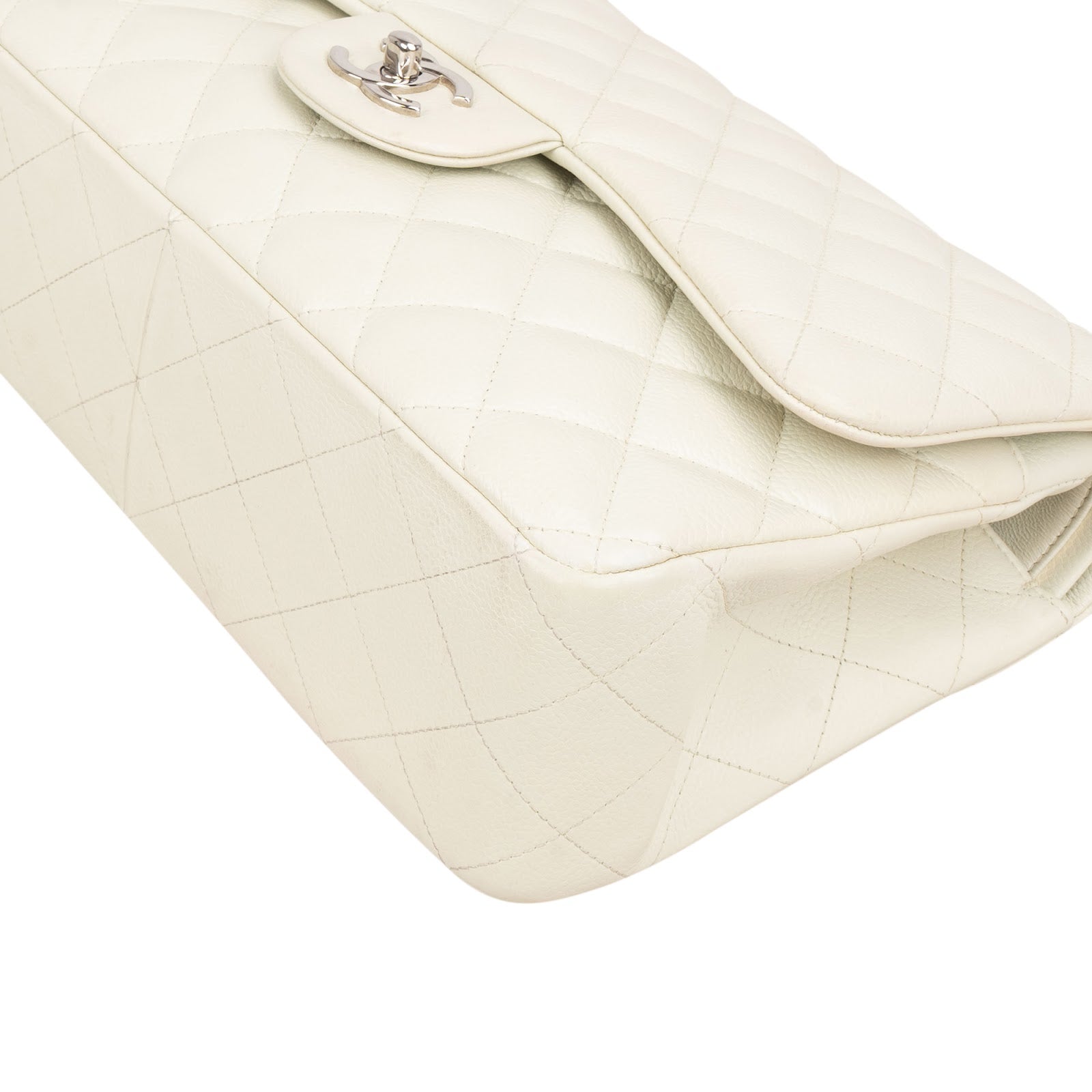 Chanel – Jumbo Double Flap Shoulder Bag