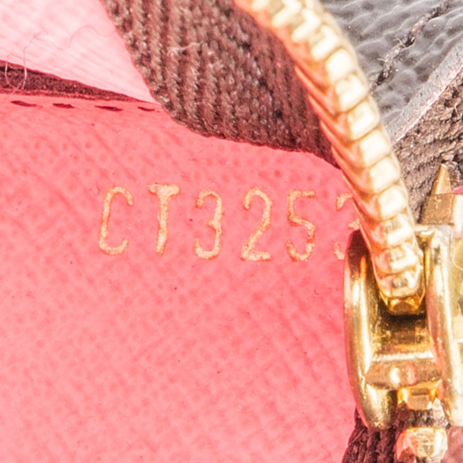 Louis Vuitton - Holiday Vivienne Schlüsseletui