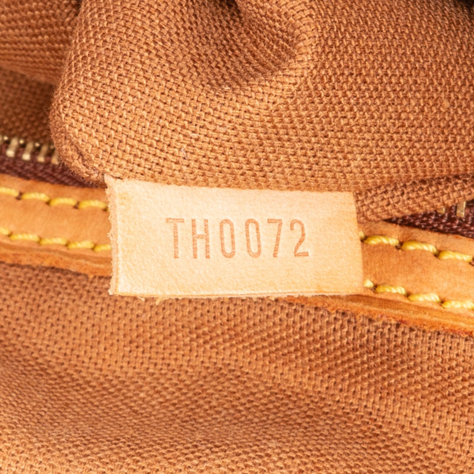 Louis Vuitton – Cabas Mezzo Schultertasche